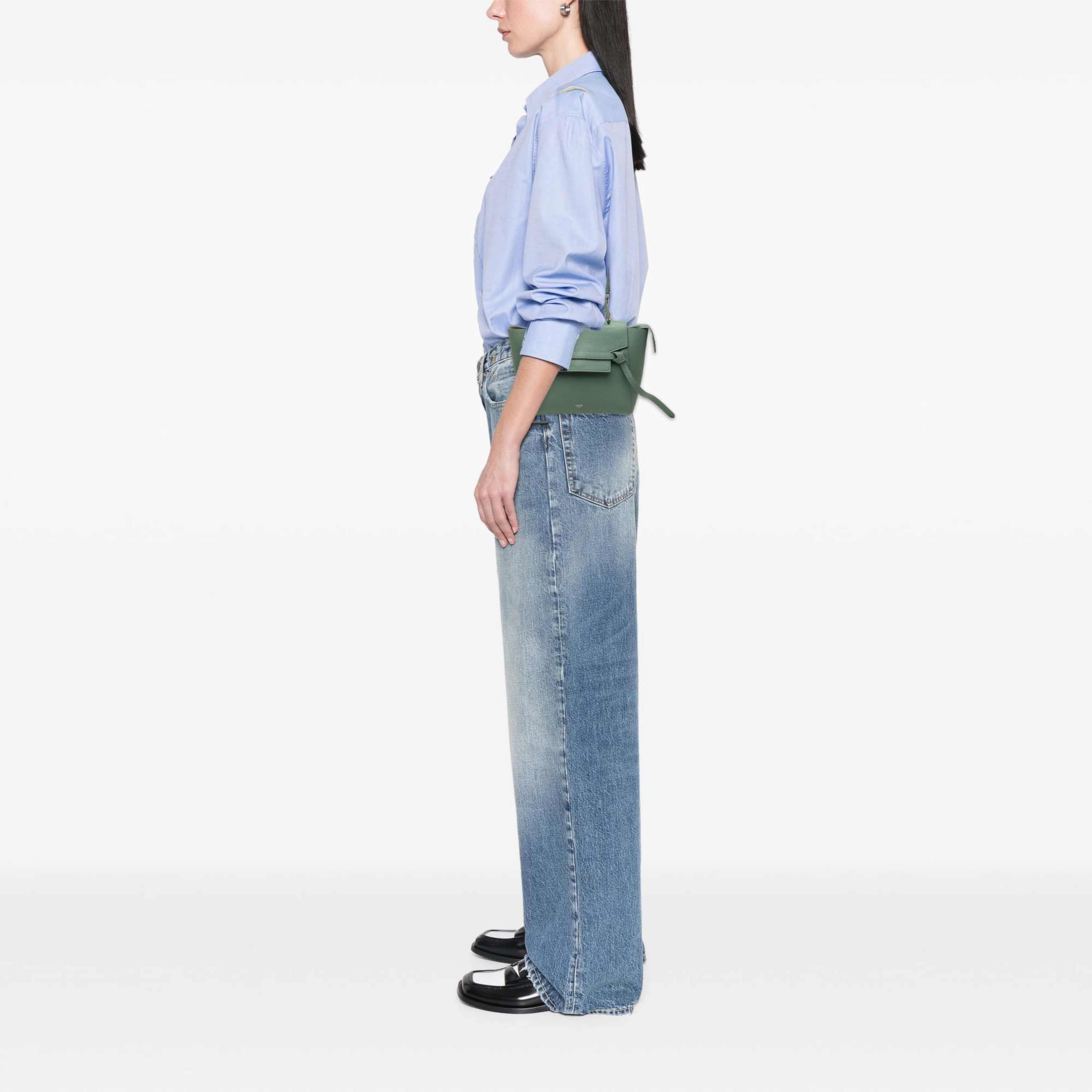 Celine Micro Grained Calfskin Belt Bag, från Luxclusif, i färgen grön. Klicka för att öppna bilden i stort format