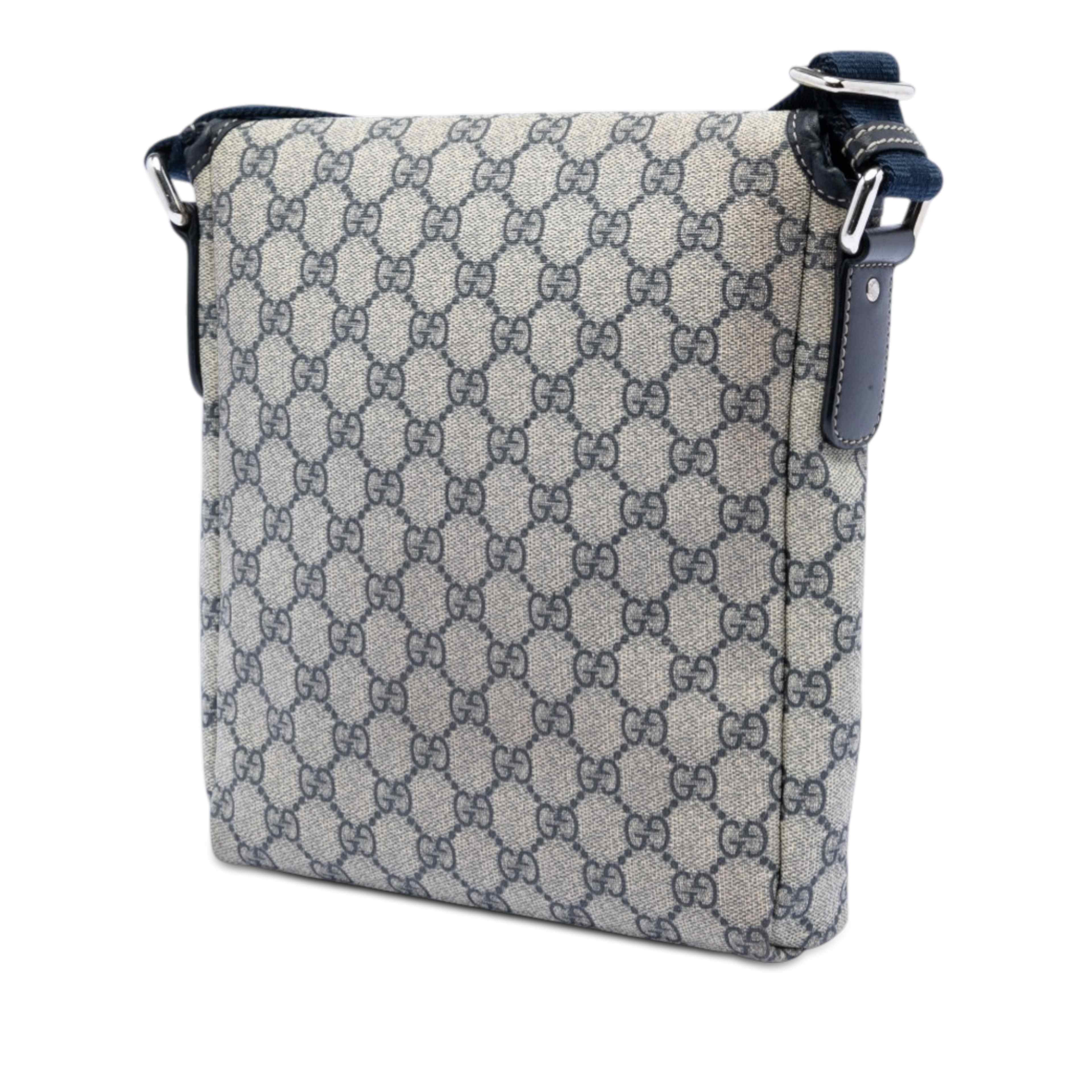 Gucci Gg Supreme Crossbody, från Luxclusif, i färgen blå. Klicka för att öppna bilden i stort format