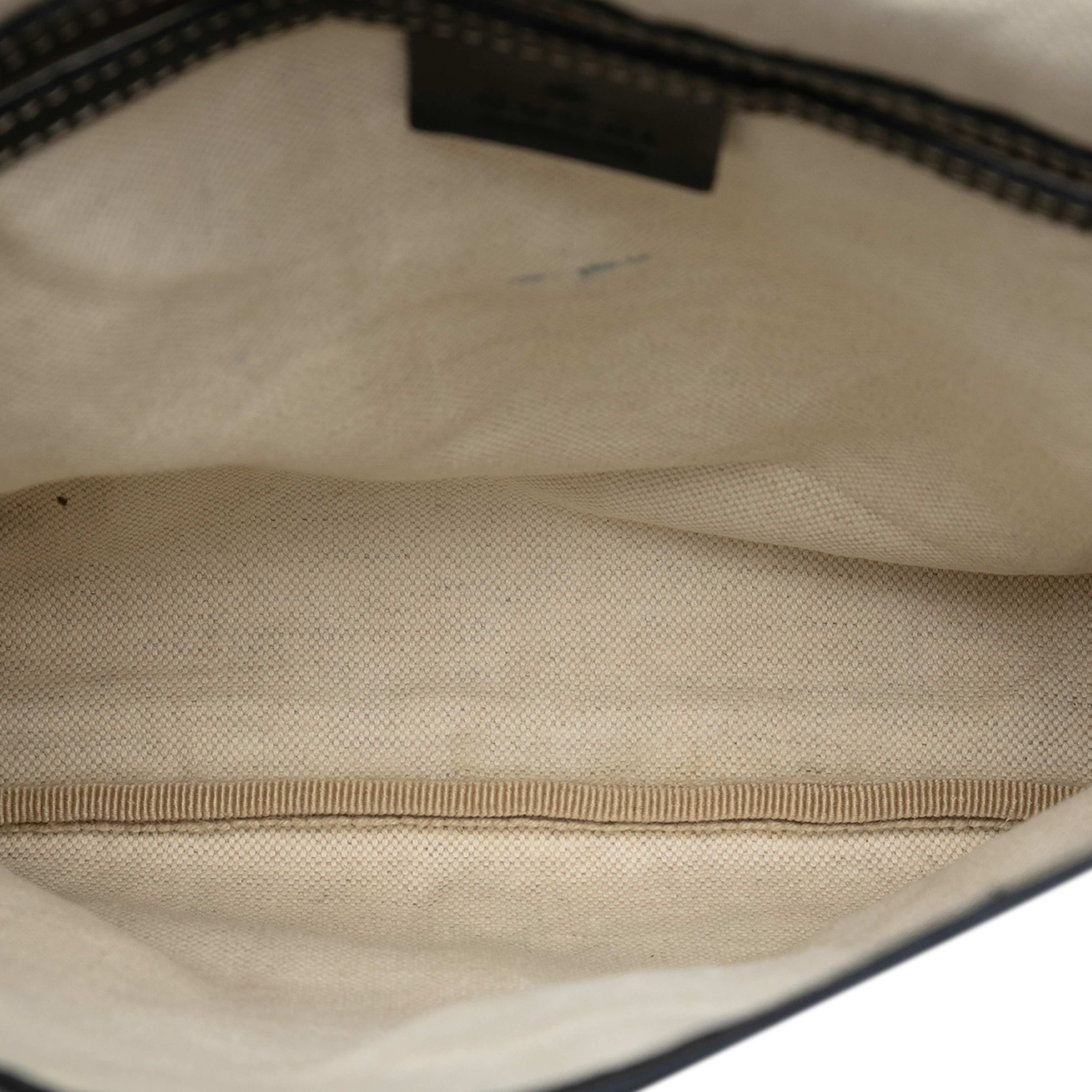 Gucci Gg Supreme Crossbody, från Luxclusif, i färgen beige. Klicka för att öppna bilden i stort format