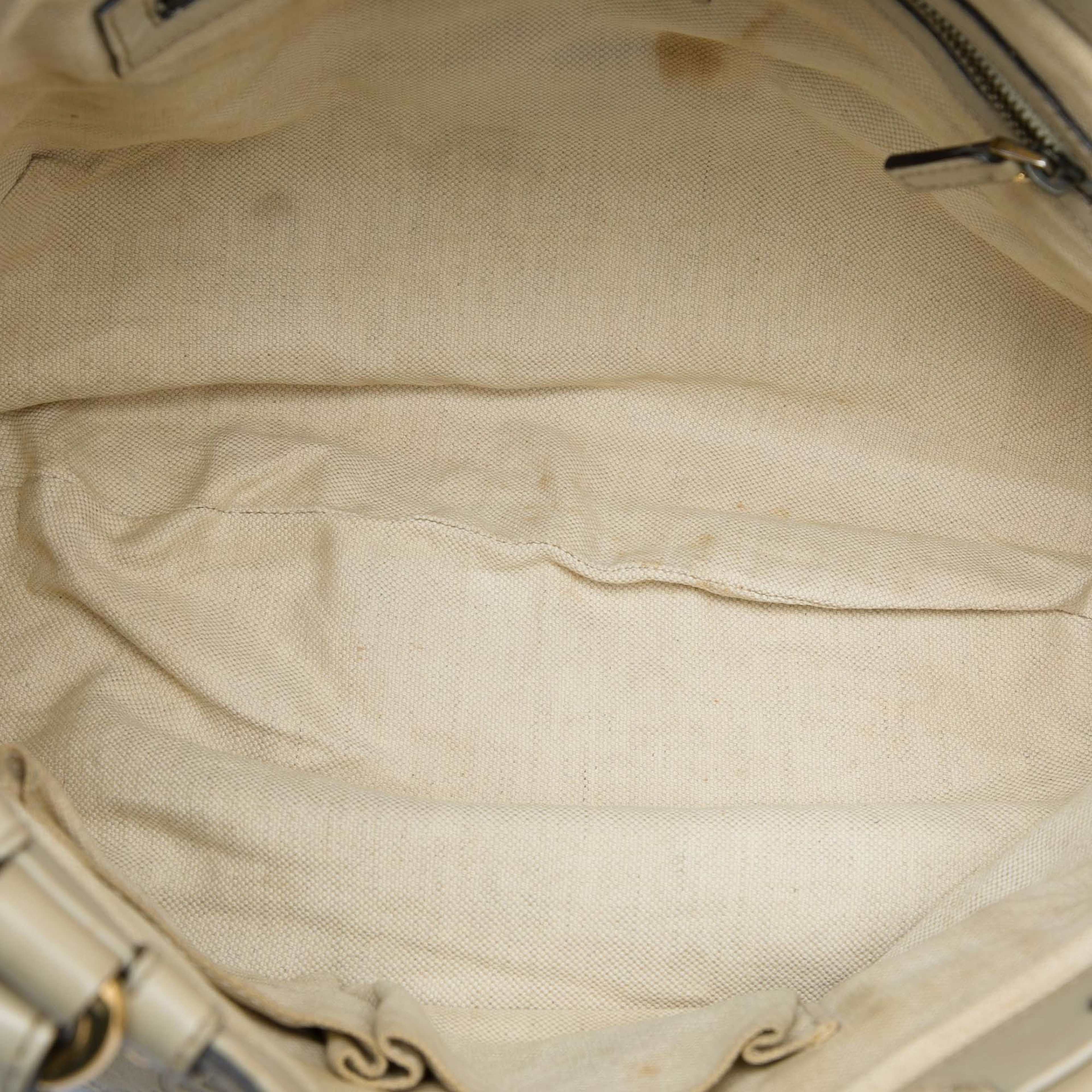 Gucci Guccissima Scarlett Tote, från Luxclusif, i färgen vit. Klicka för att öppna bilden i stort format