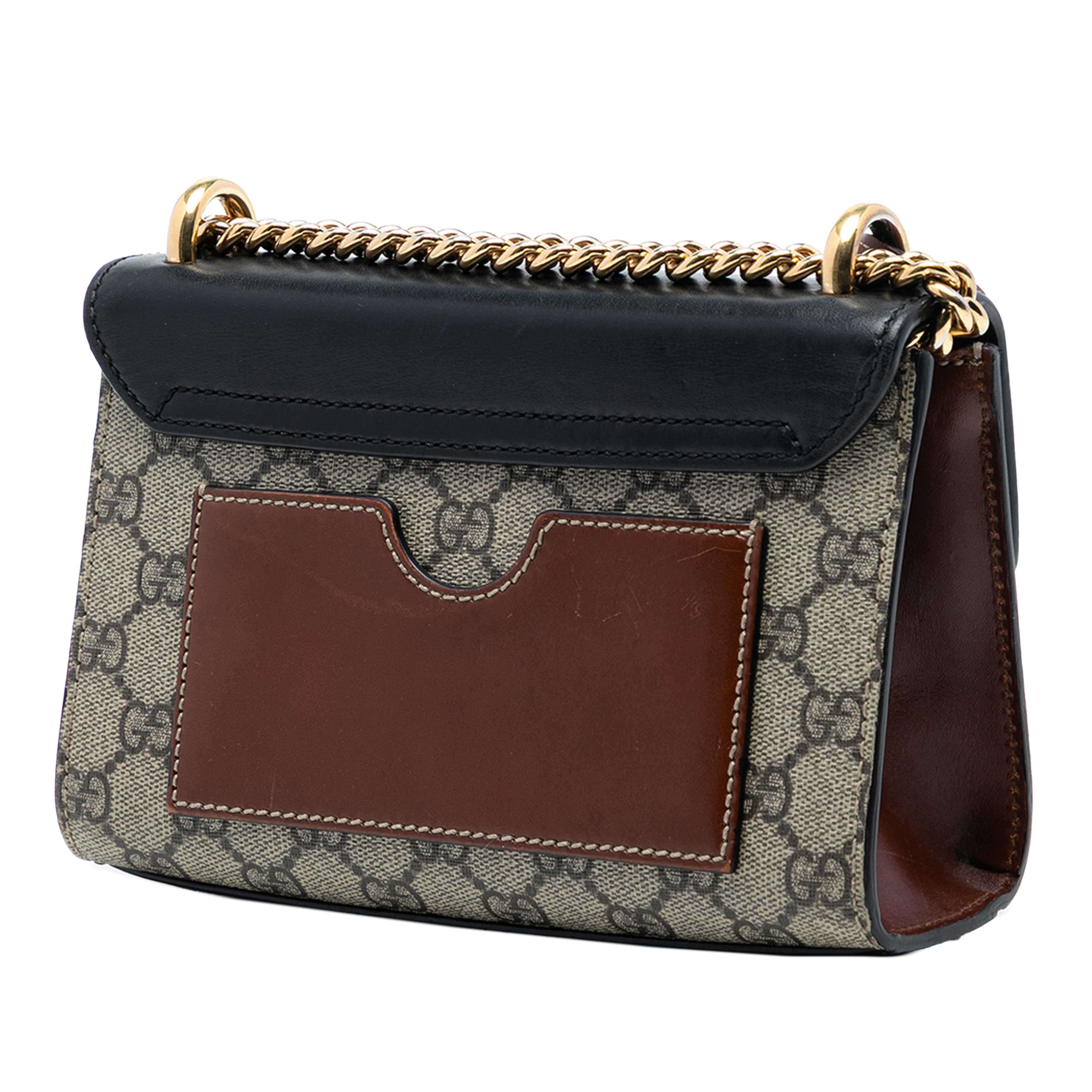 Gucci Small Gg Supreme Padlock Crossbody, från Luxclusif, i färgen beige. Klicka för att öppna bilden i stort format