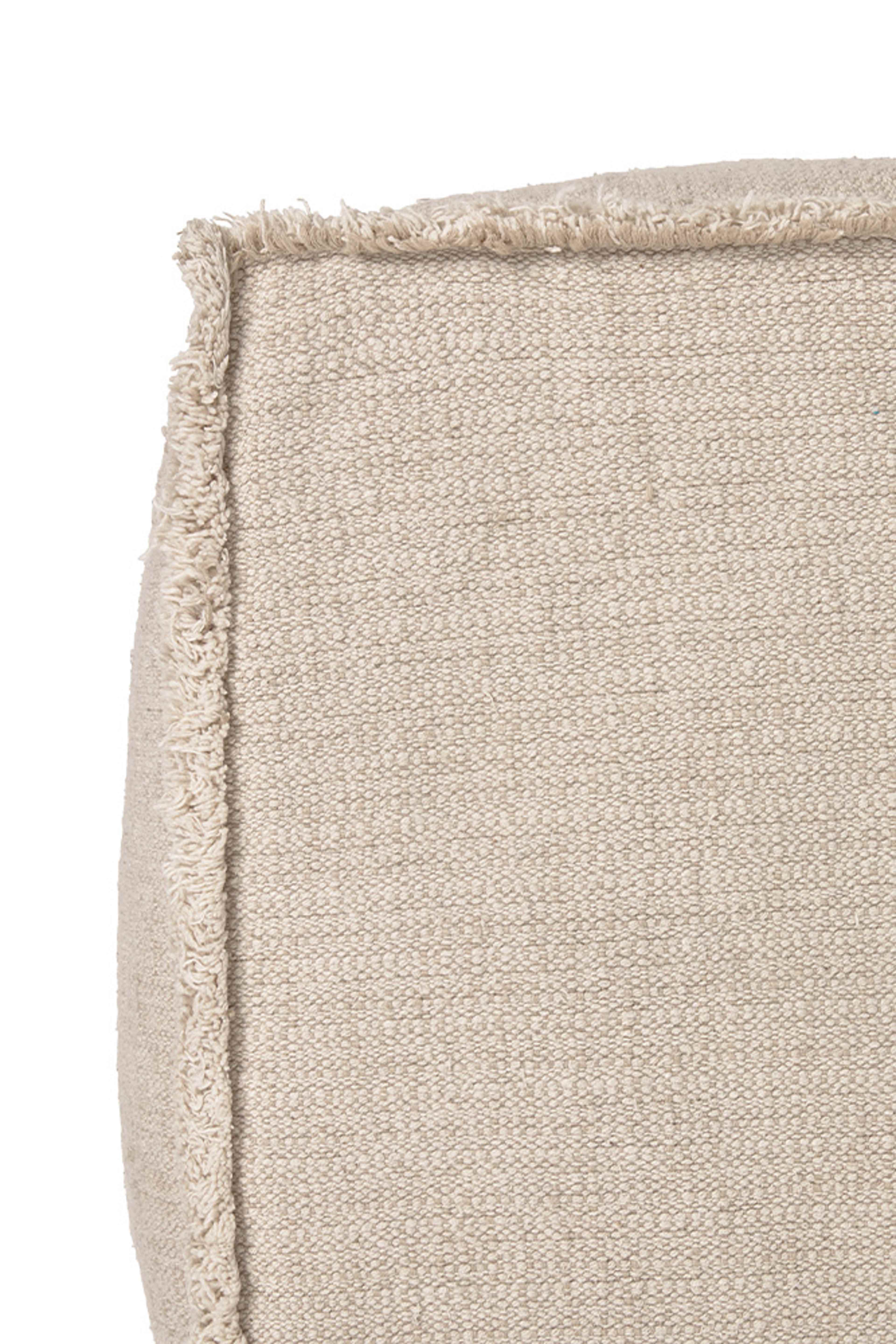 Handvävd Puff, från LORENA CANALS, i färgen naturlig och beige. Klicka för att öppna bilden i stort format