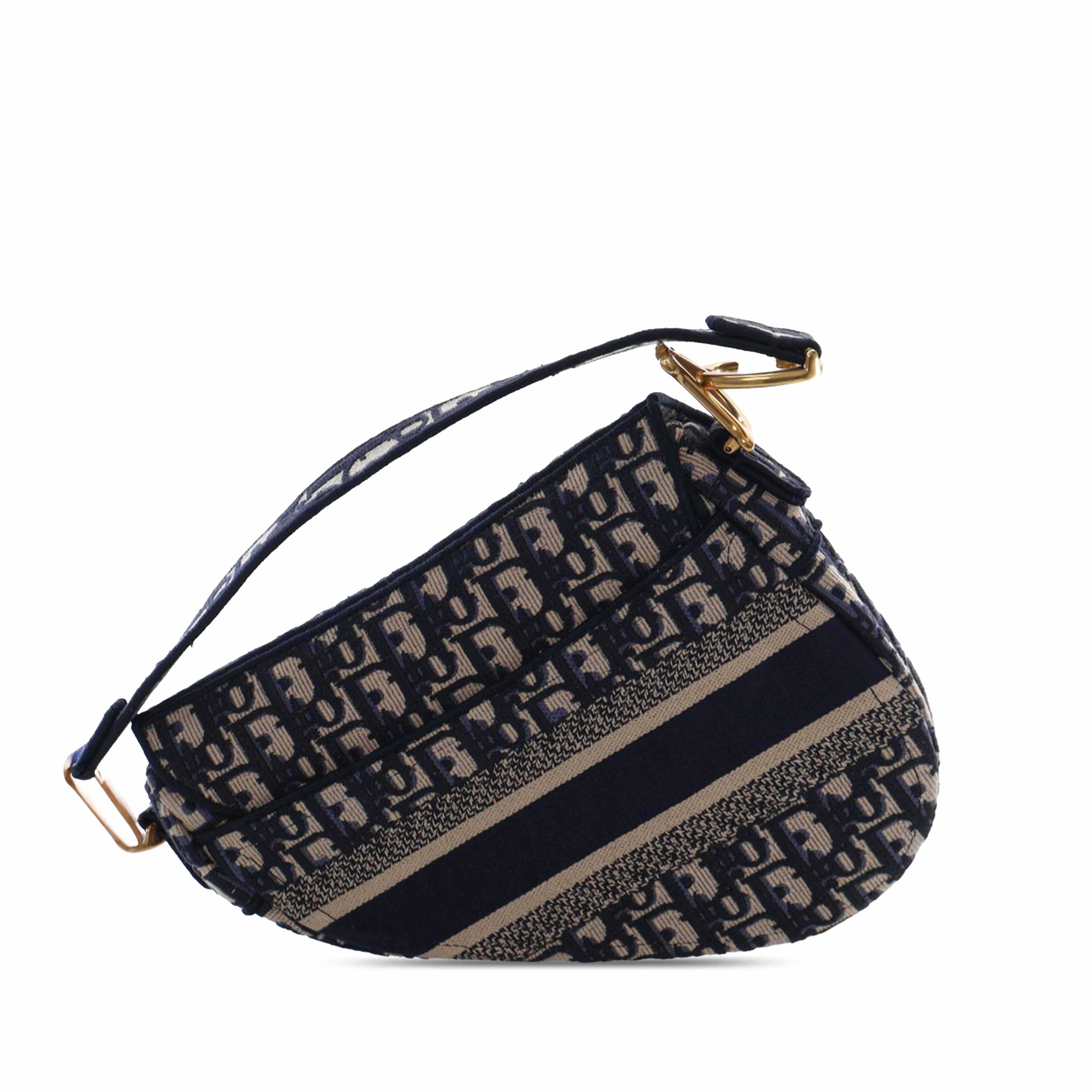 Dior Oblique Embroidered Canvas Saddle Bag, från Luxclusif, i färgen blue. Klicka för att öppna bilden i stort format