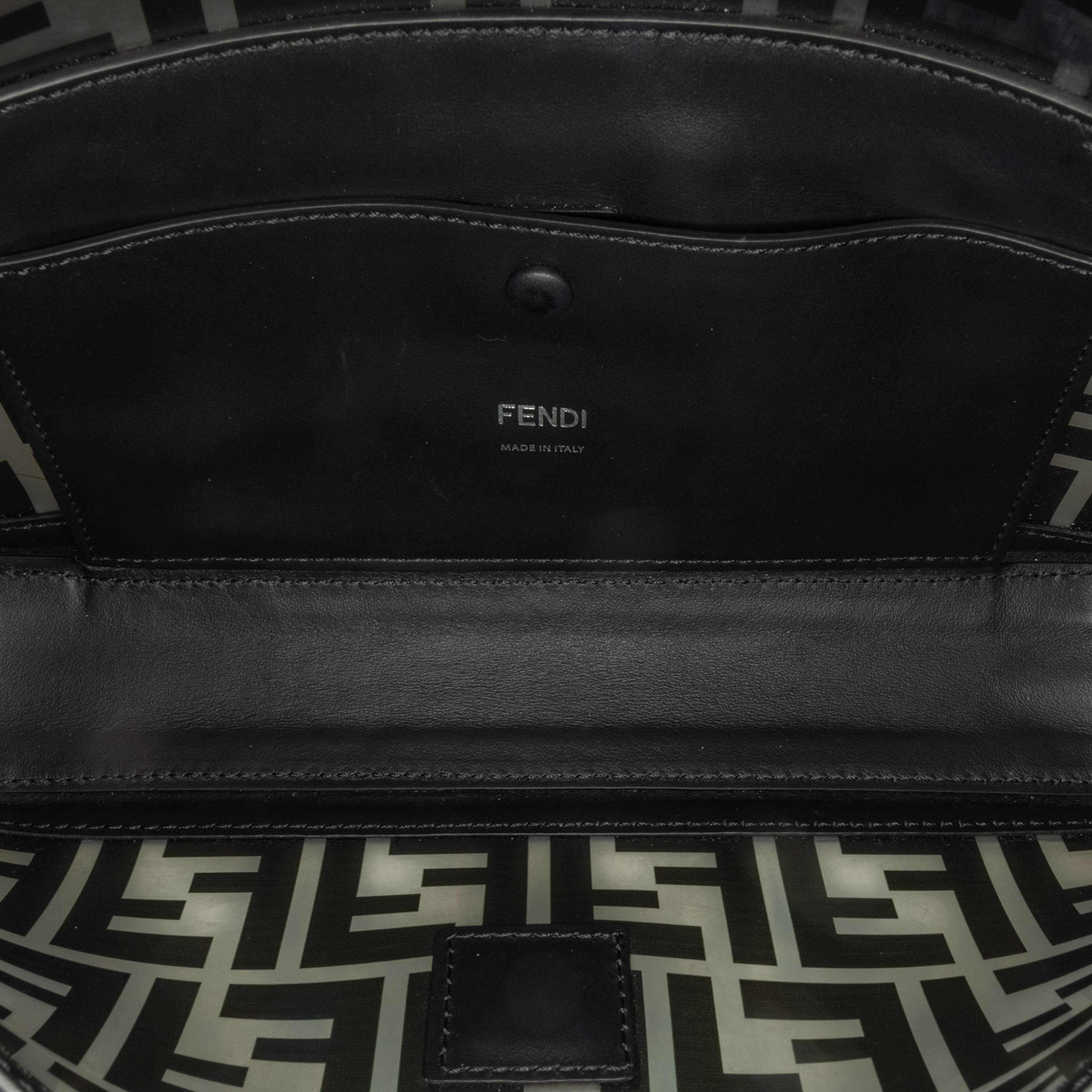Fendi Medium Zucca Pvc Baguette Satchel, från Luxclusif, i färgen black. Klicka för att öppna bilden i stort format