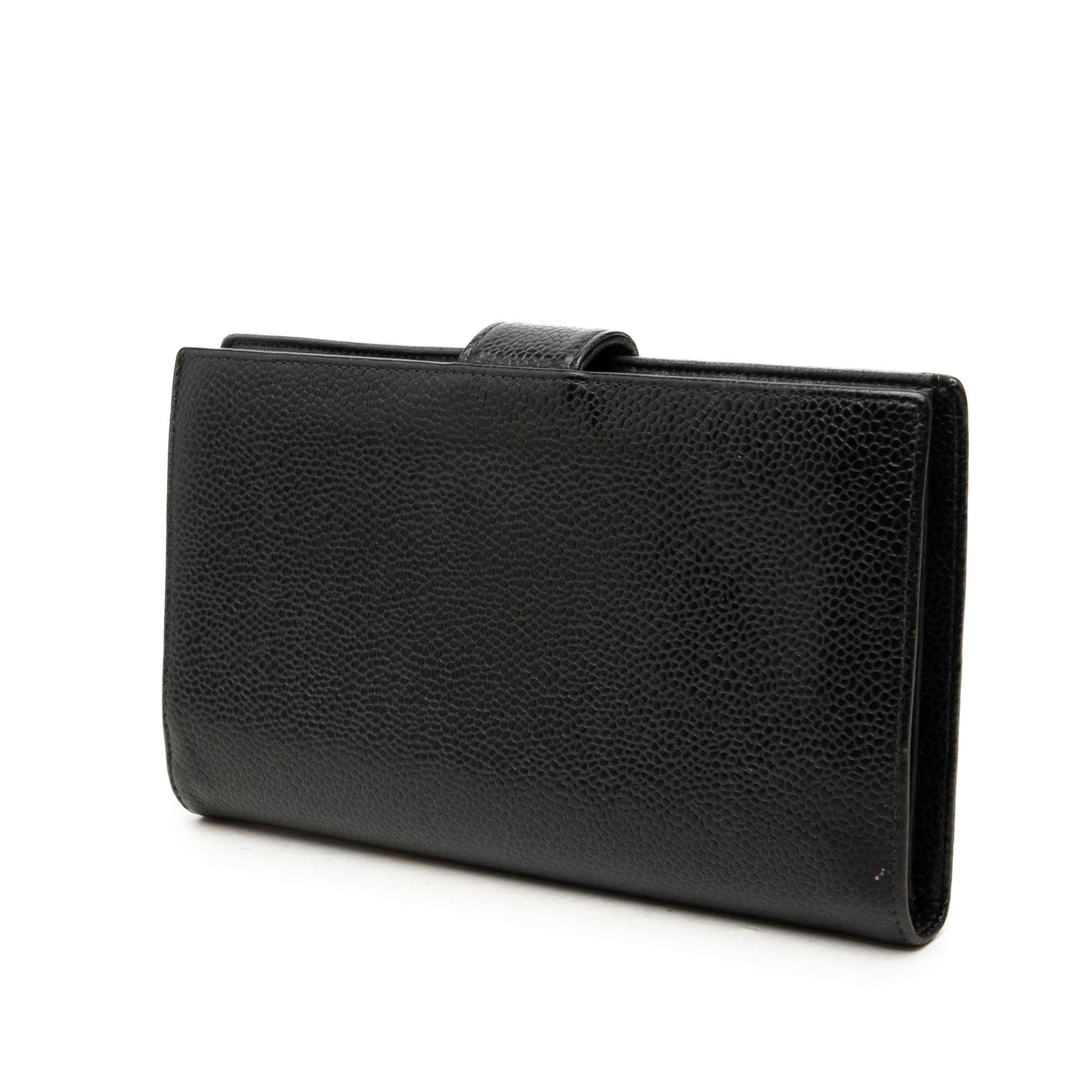 Chanel Cc Caviar Bifold French Long Wallet, från Luxclusif, i färgen svart. Klicka för att öppna bilden i stort format