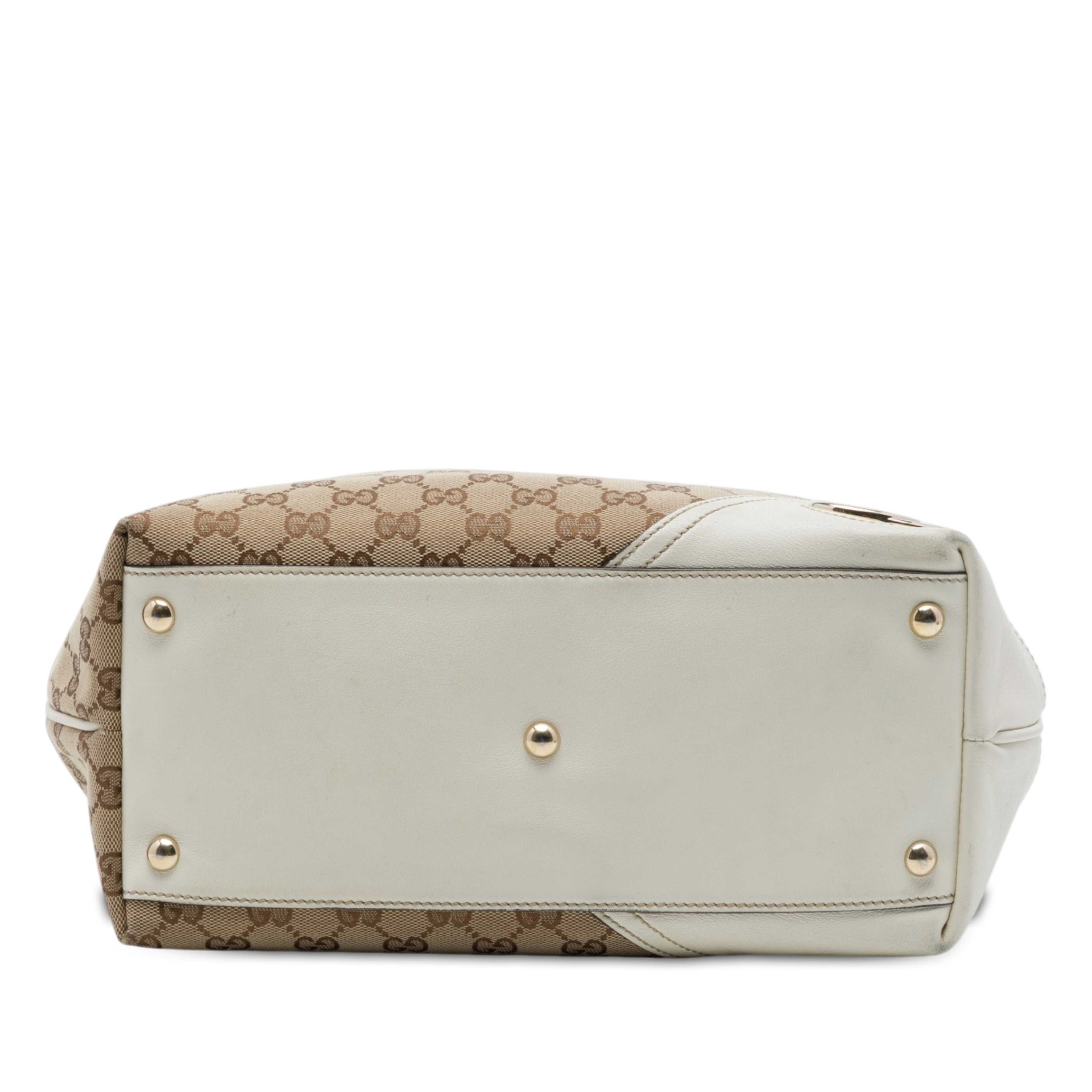 Gucci Gg Canvas New Britt Tote, från Luxclusif, i färgen vit. Klicka för att öppna bilden i stort format