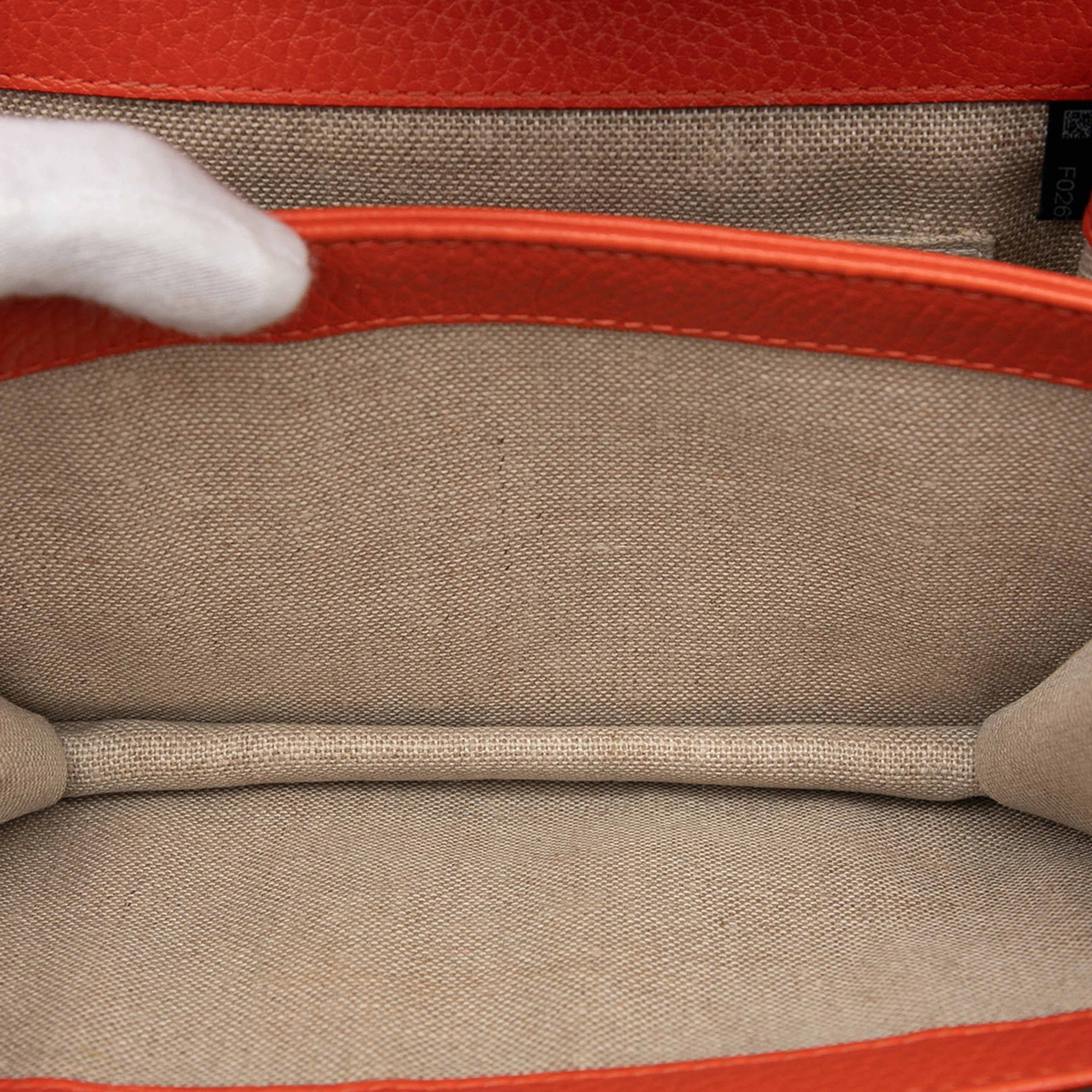 Gucci Small Dollar Calfskin Interlocking G Crossbody, från Luxclusif, i färgen orange. Klicka för att öppna bilden i stort format