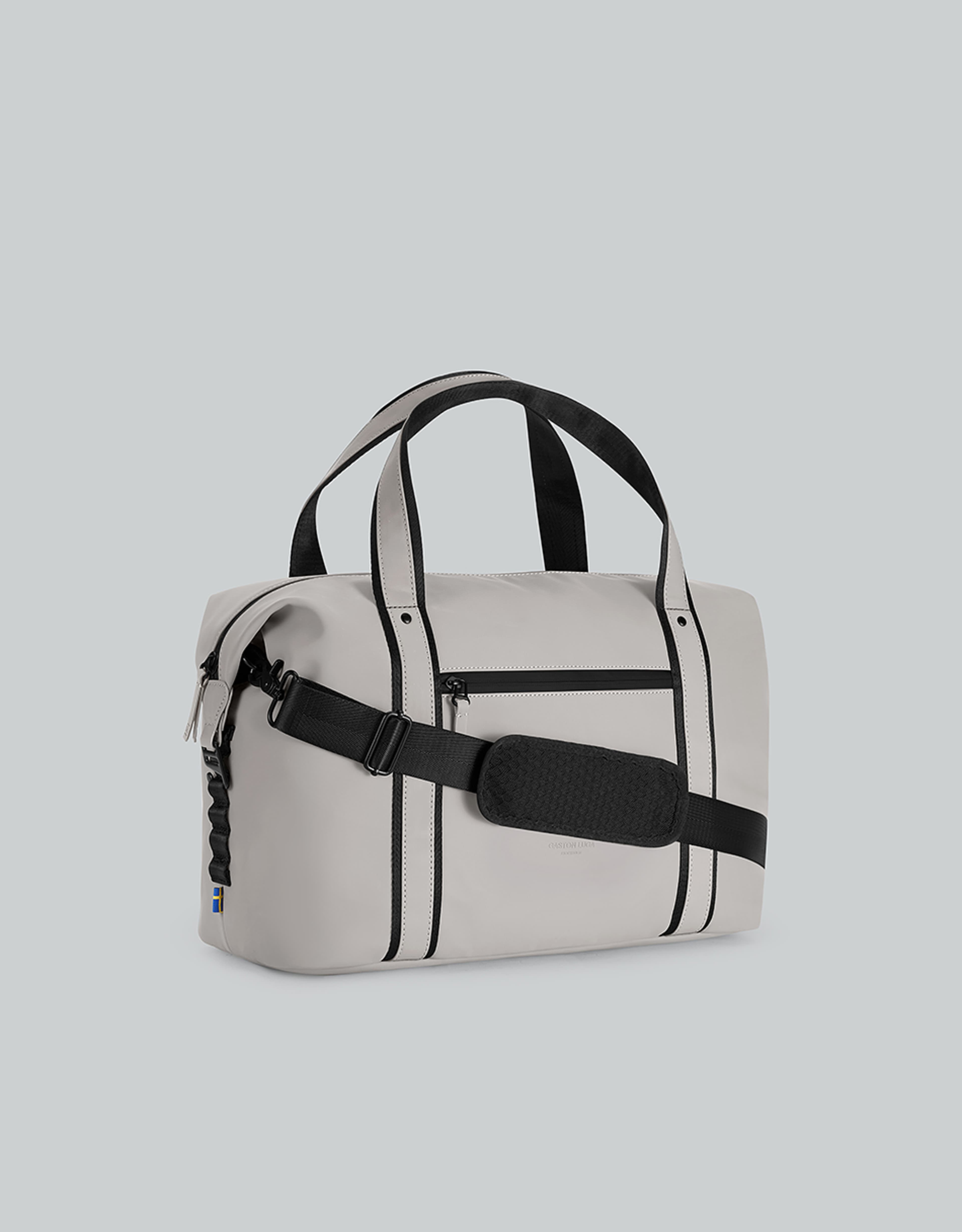 Däsh Weekender 2.0 Small, från Gaston Luga, i färgen taupe. Klicka för att öppna bilden i stort format