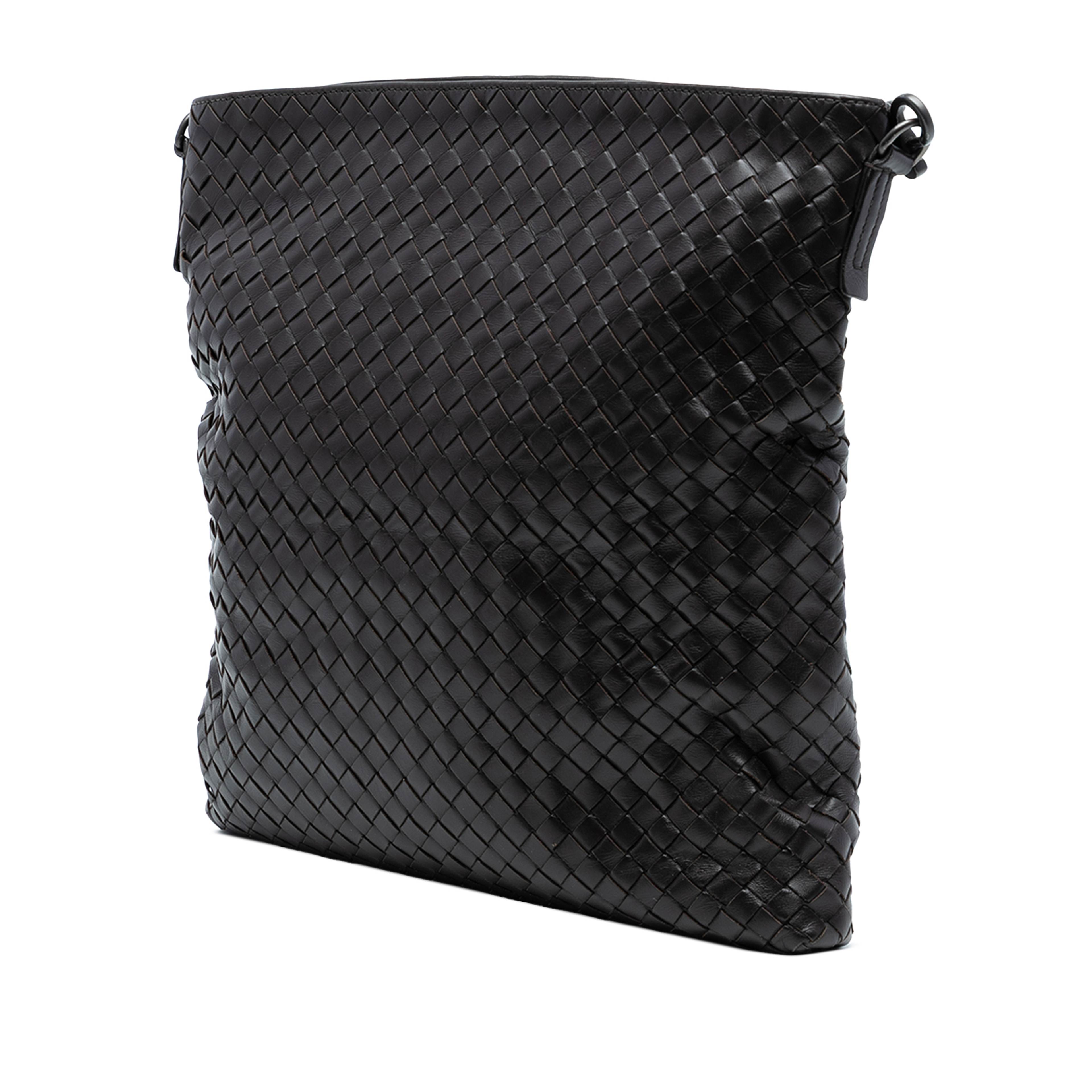 Bottega Veneta Nappa Intrecciato Vn Crossbody, från Luxclusif, i färgen black. Klicka för att öppna bilden i stort format