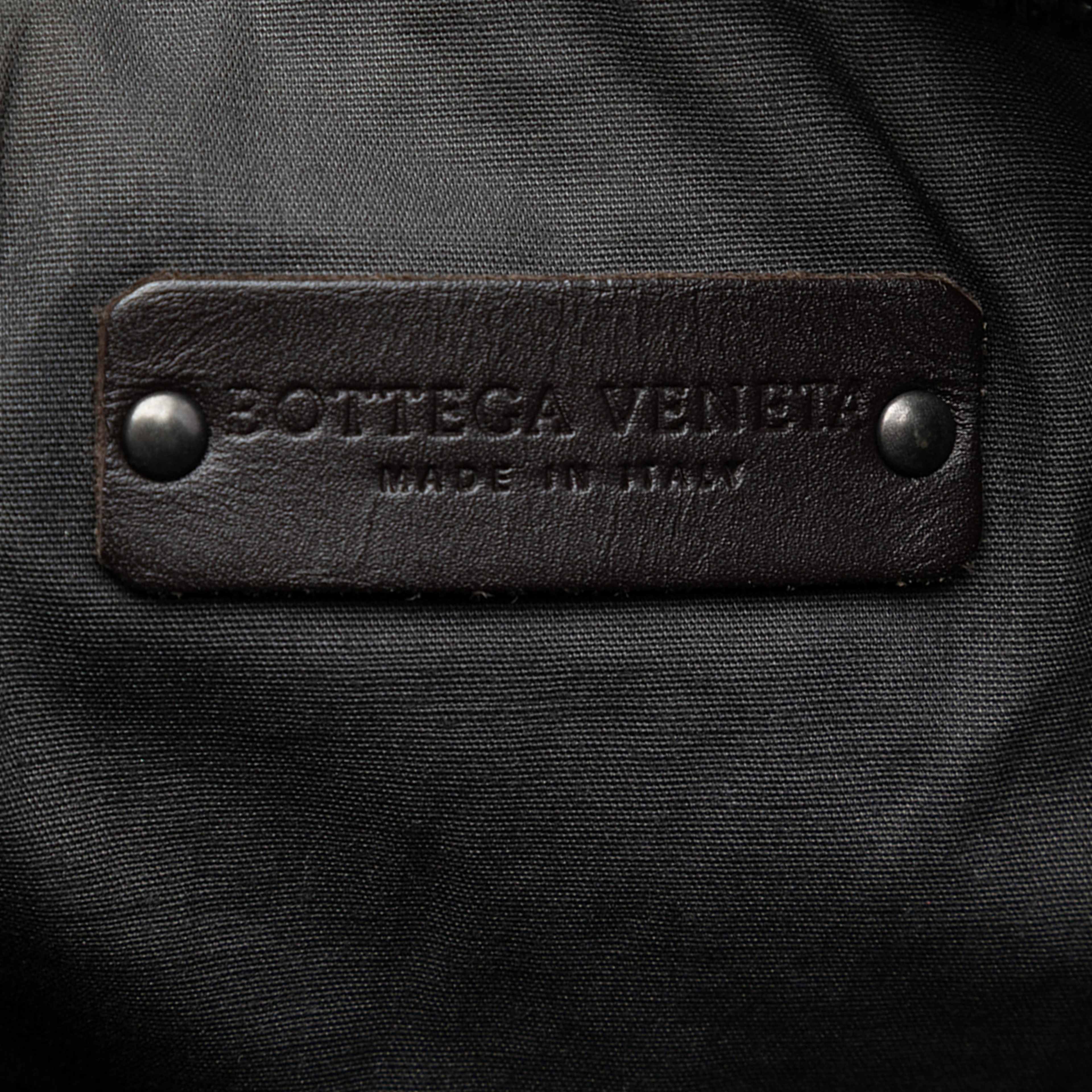 Bottega Veneta Nappa Intrecciato Vn Crossbody, från Luxclusif, i färgen black. Klicka för att öppna bilden i stort format