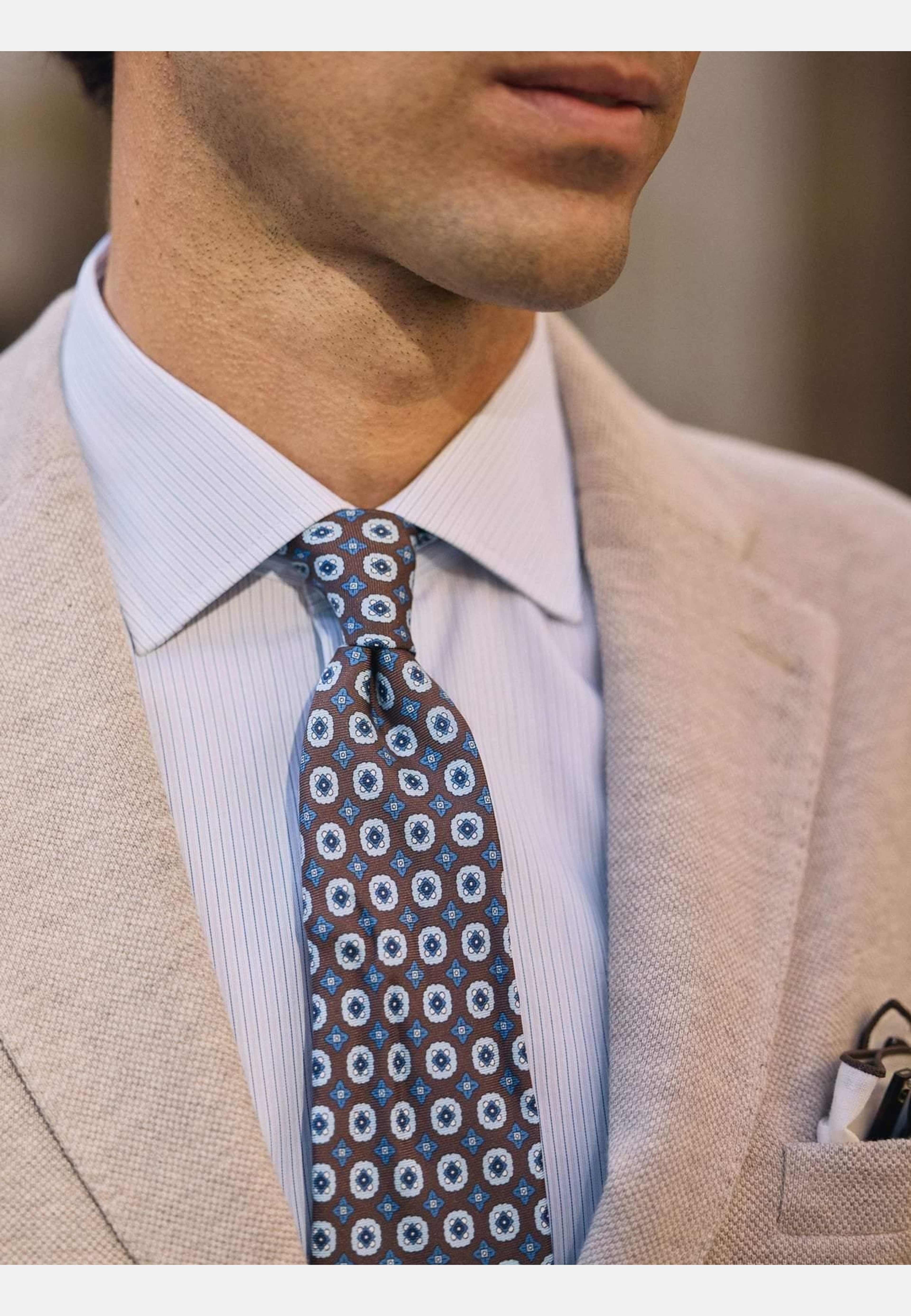 Silk Printed Medallion Tie, från John Henric, i färgen brown. Klicka för att öppna bilden i stort format