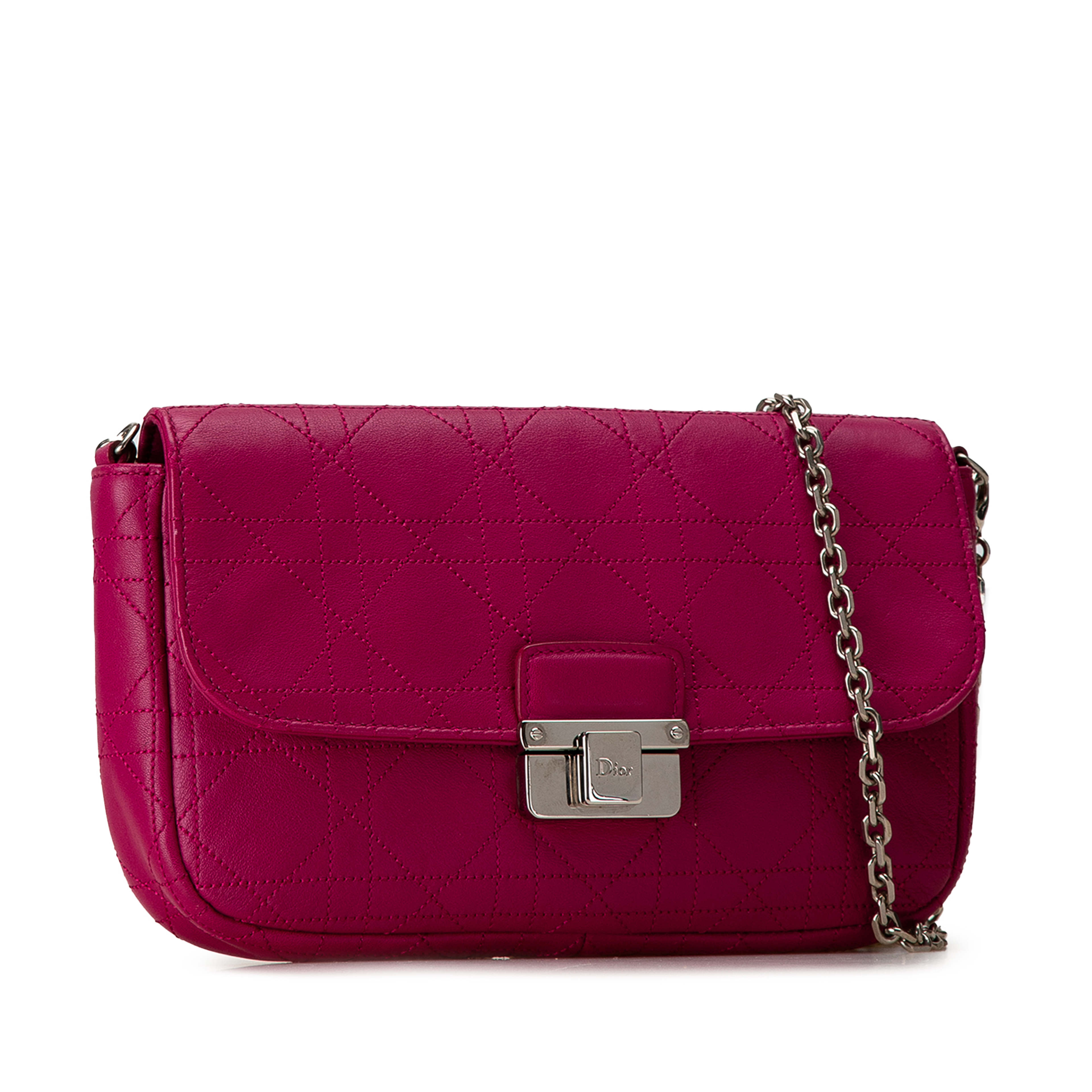 Dior Calfskin Cannage Diorling Wallet On Chain, från Luxclusif, i färgen magenta. Klicka för att öppna bilden i stort format