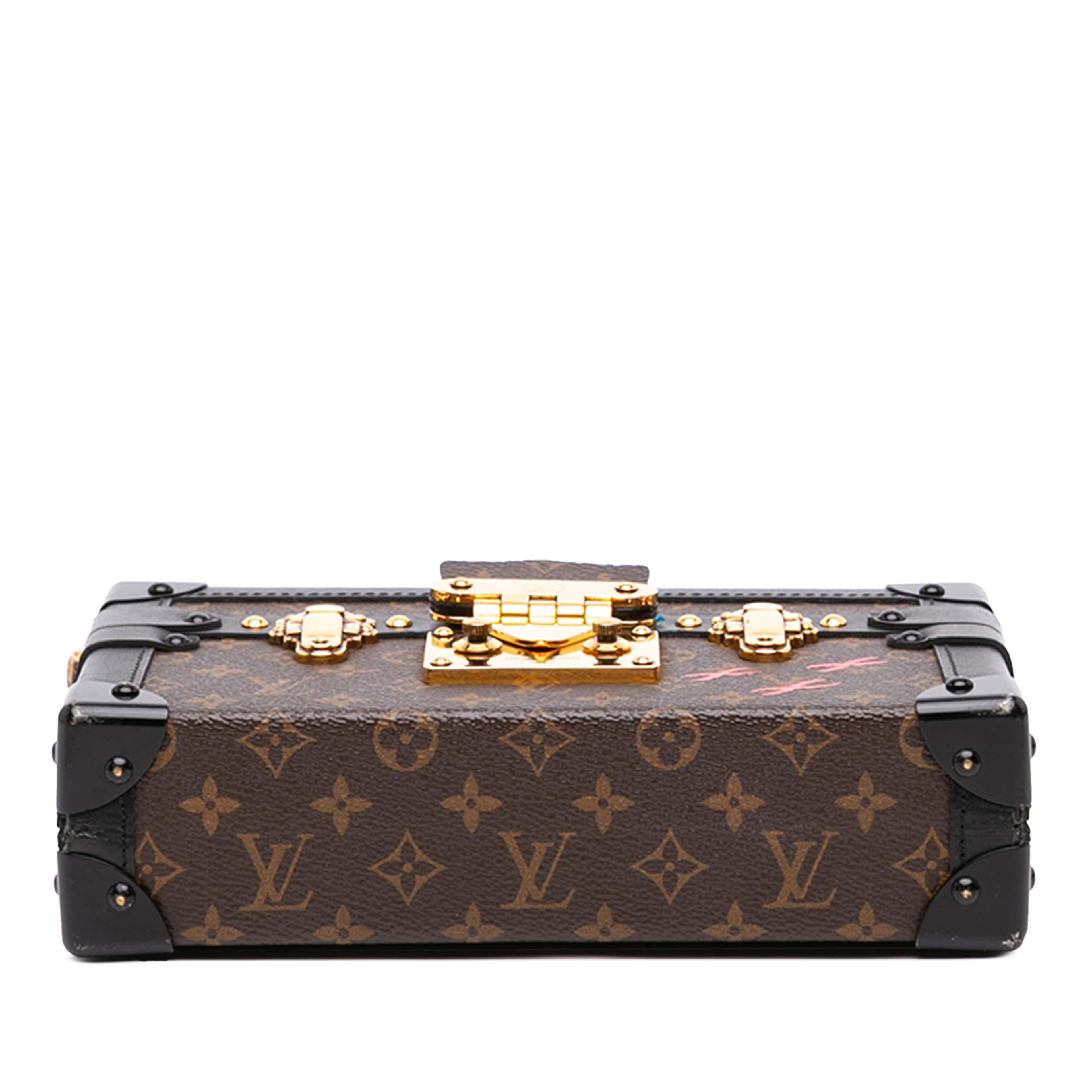 Louis Vuitton Monogram Petite Malle, från Luxclusif, i färgen brun. Klicka för att öppna bilden i stort format