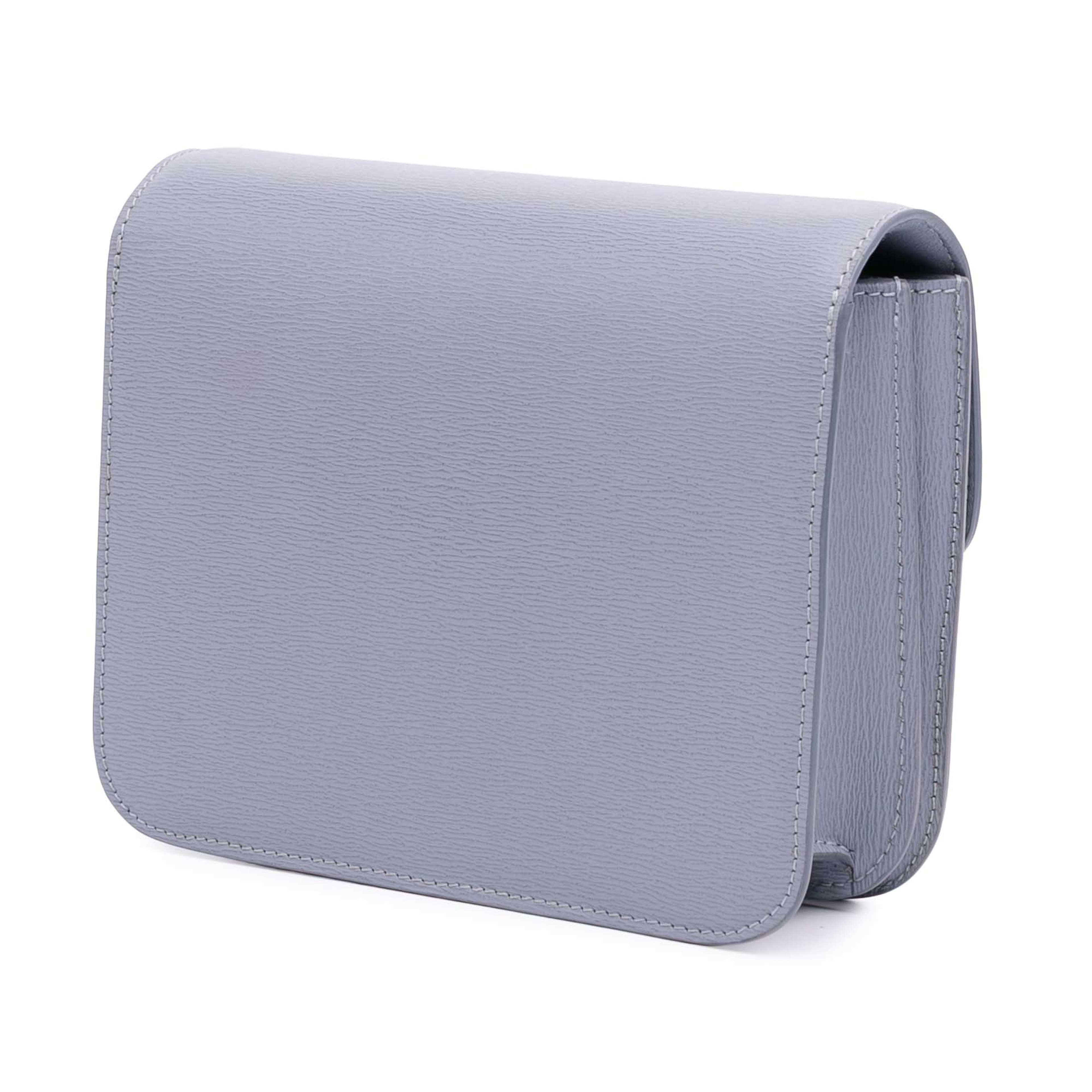 Celine Teen Liege Calfskin Classic Box, från Luxclusif, i färgen light purple. Klicka för att öppna bilden i stort format