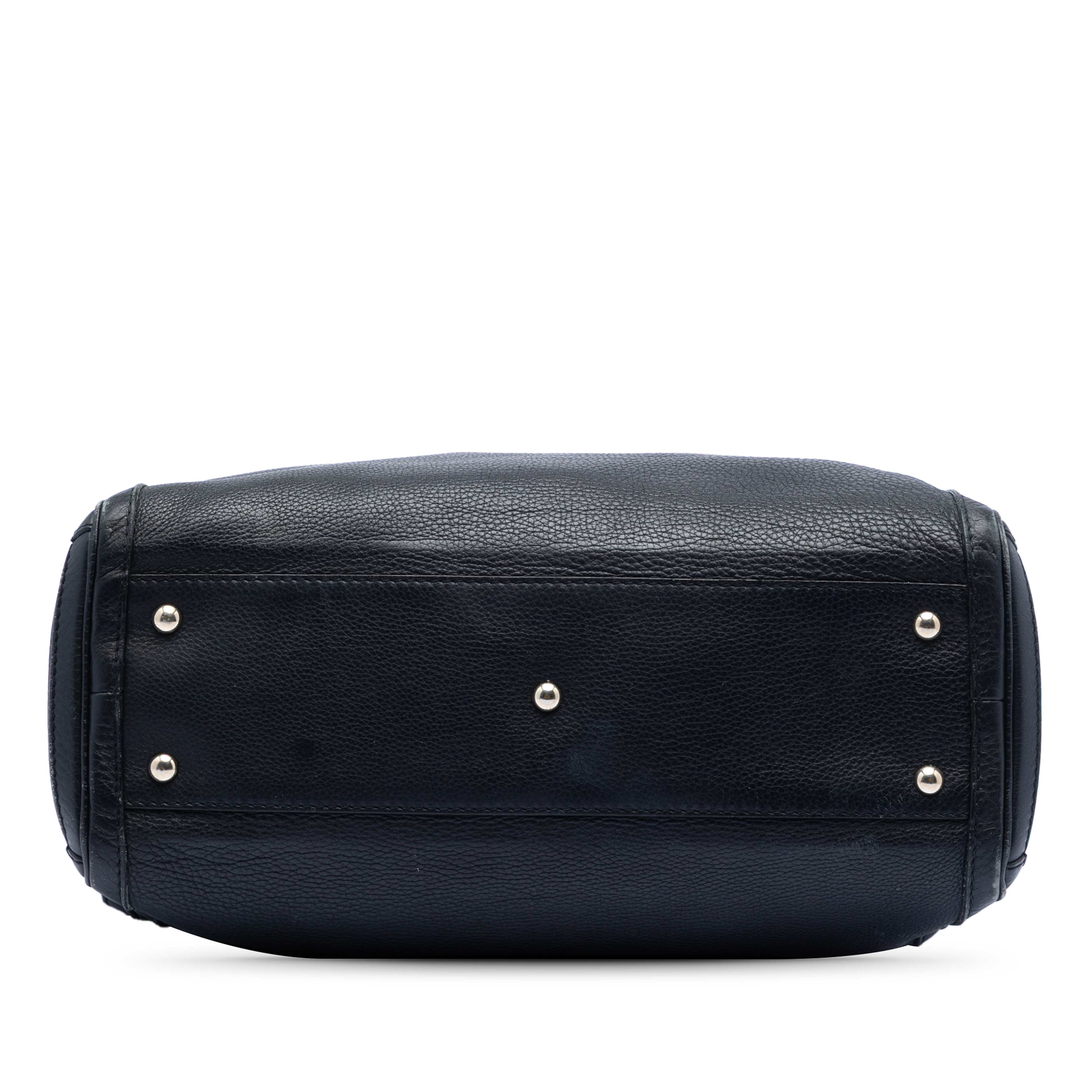 Gucci Medium Leather Bella Tote, från Luxclusif, i färgen black. Klicka för att öppna bilden i stort format