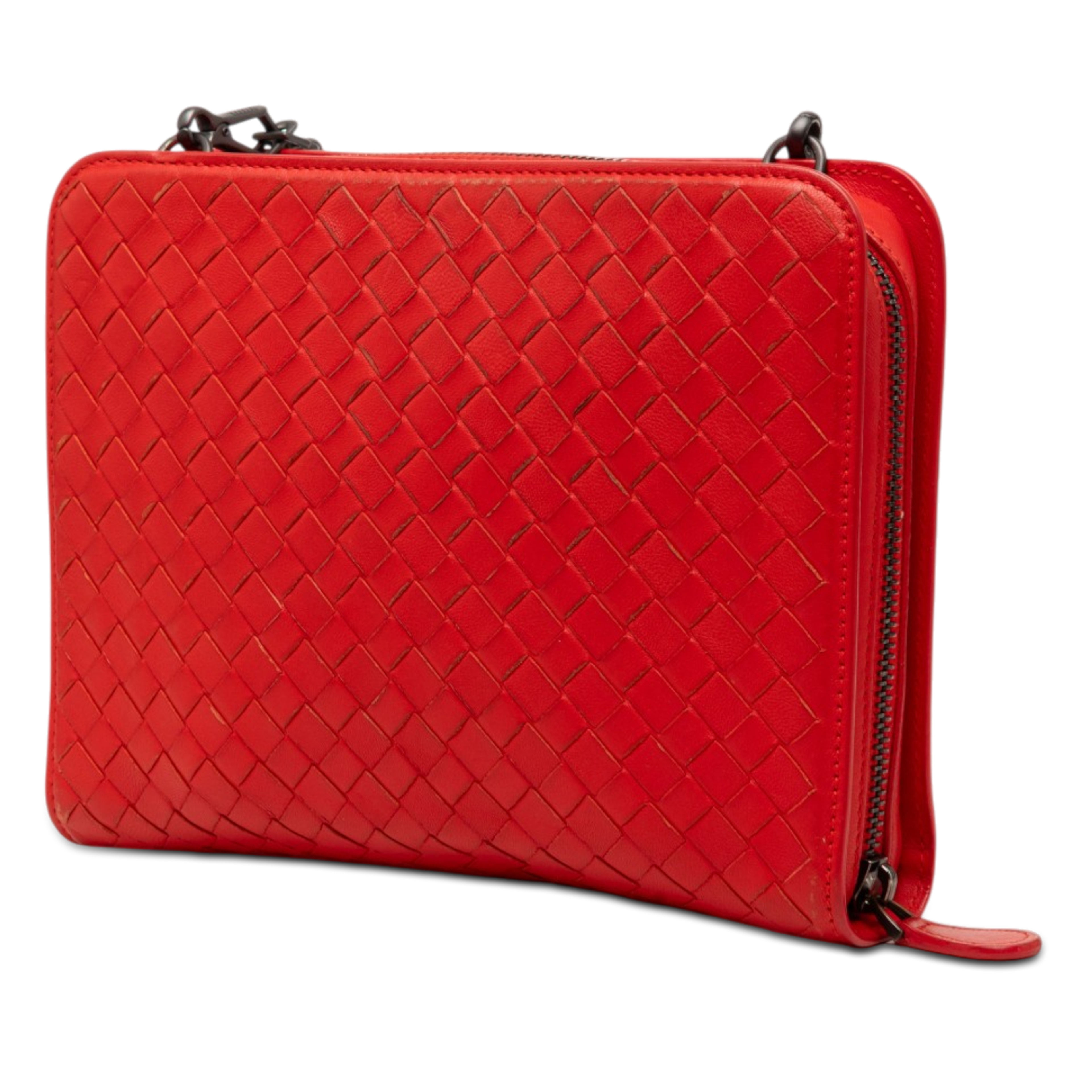 Bottega Veneta Nappa Intrecciato Wallet On Chain, från Luxclusif, i färgen röd. Klicka för att öppna bilden i stort format