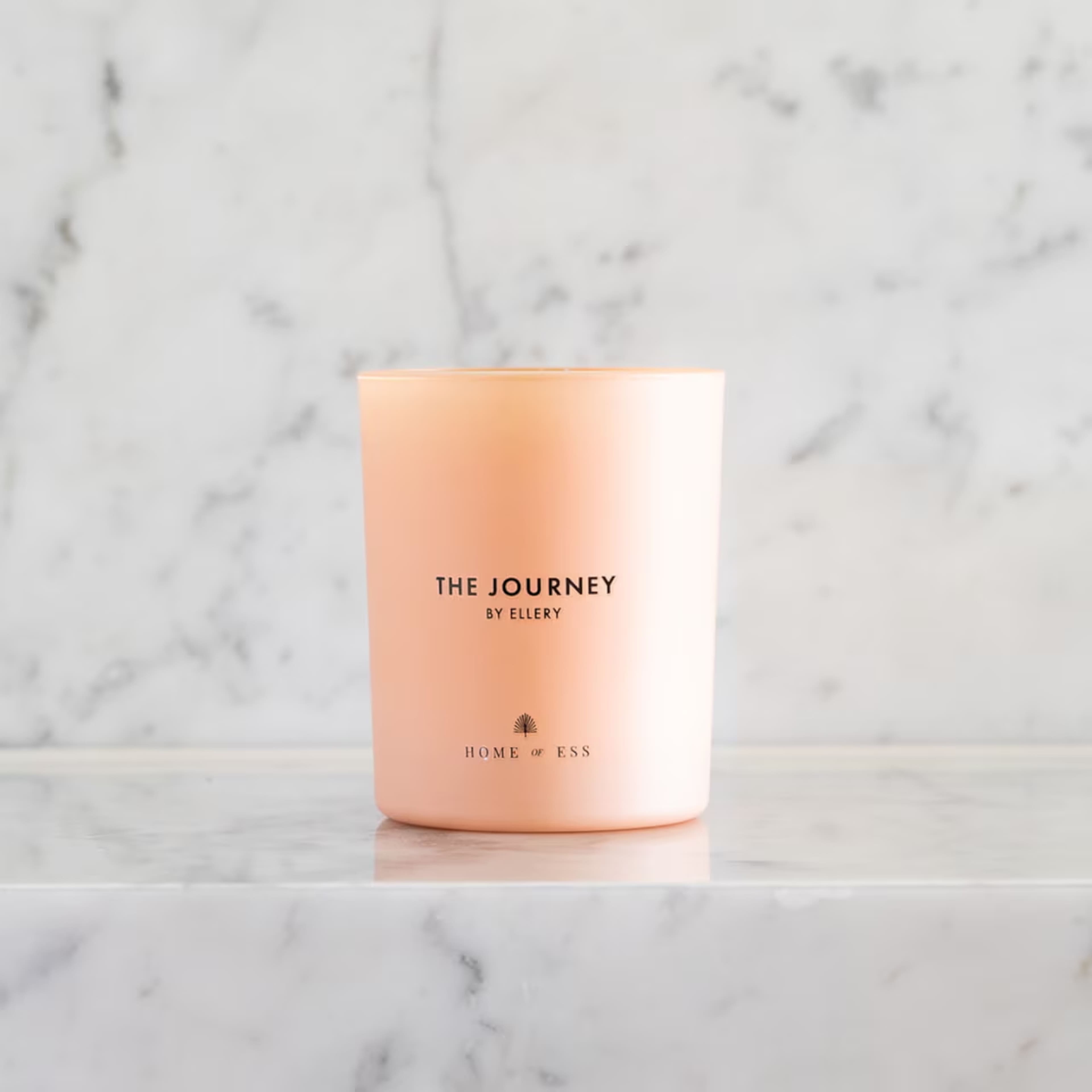 The Journey By Ellery - Doftljus, från Home of ESS, i färgen pink. Klicka för att öppna bilden i stort format