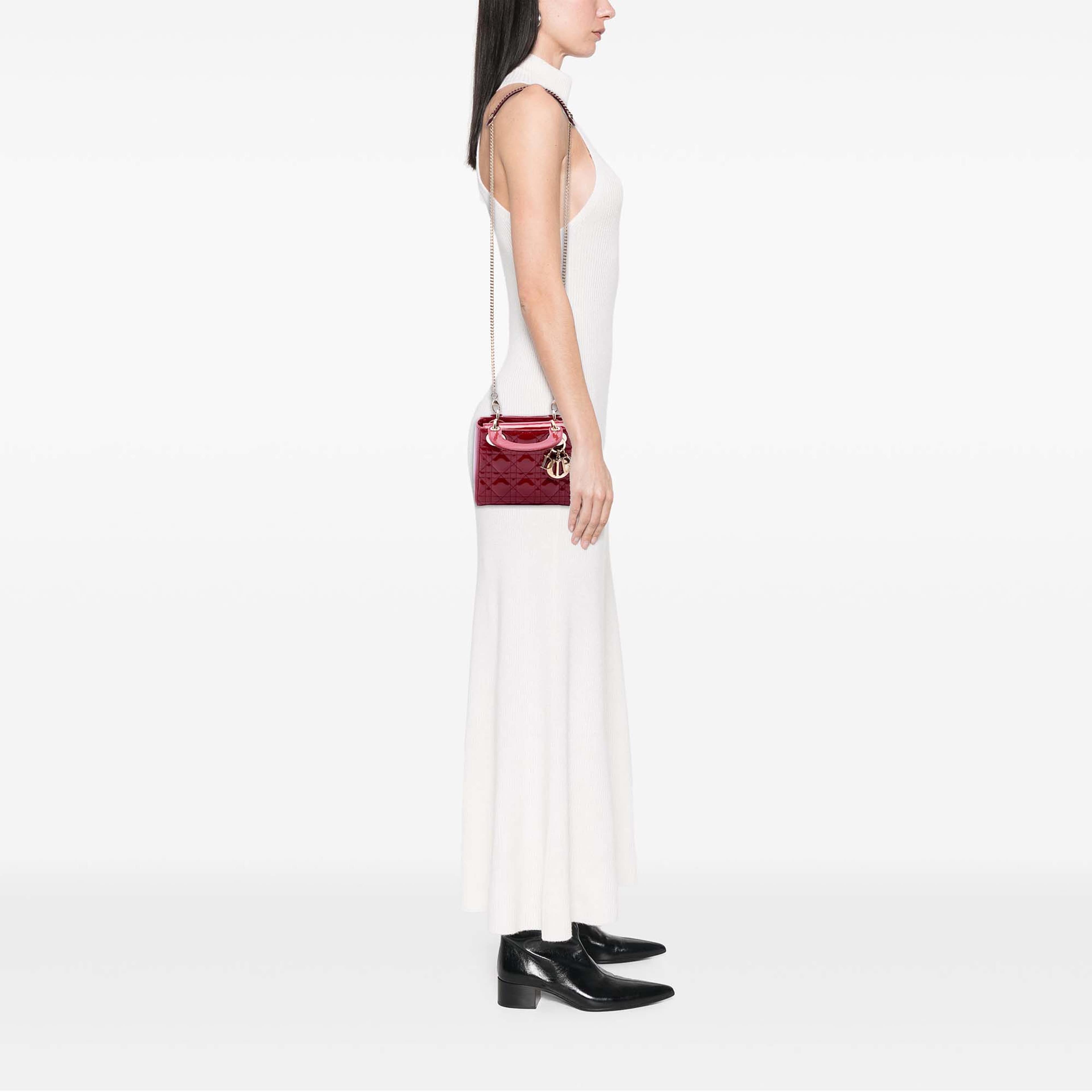 Dior Mini Patent Cannage Lady Dior, från Luxclusif, i färgen röd. Klicka för att öppna bilden i stort format