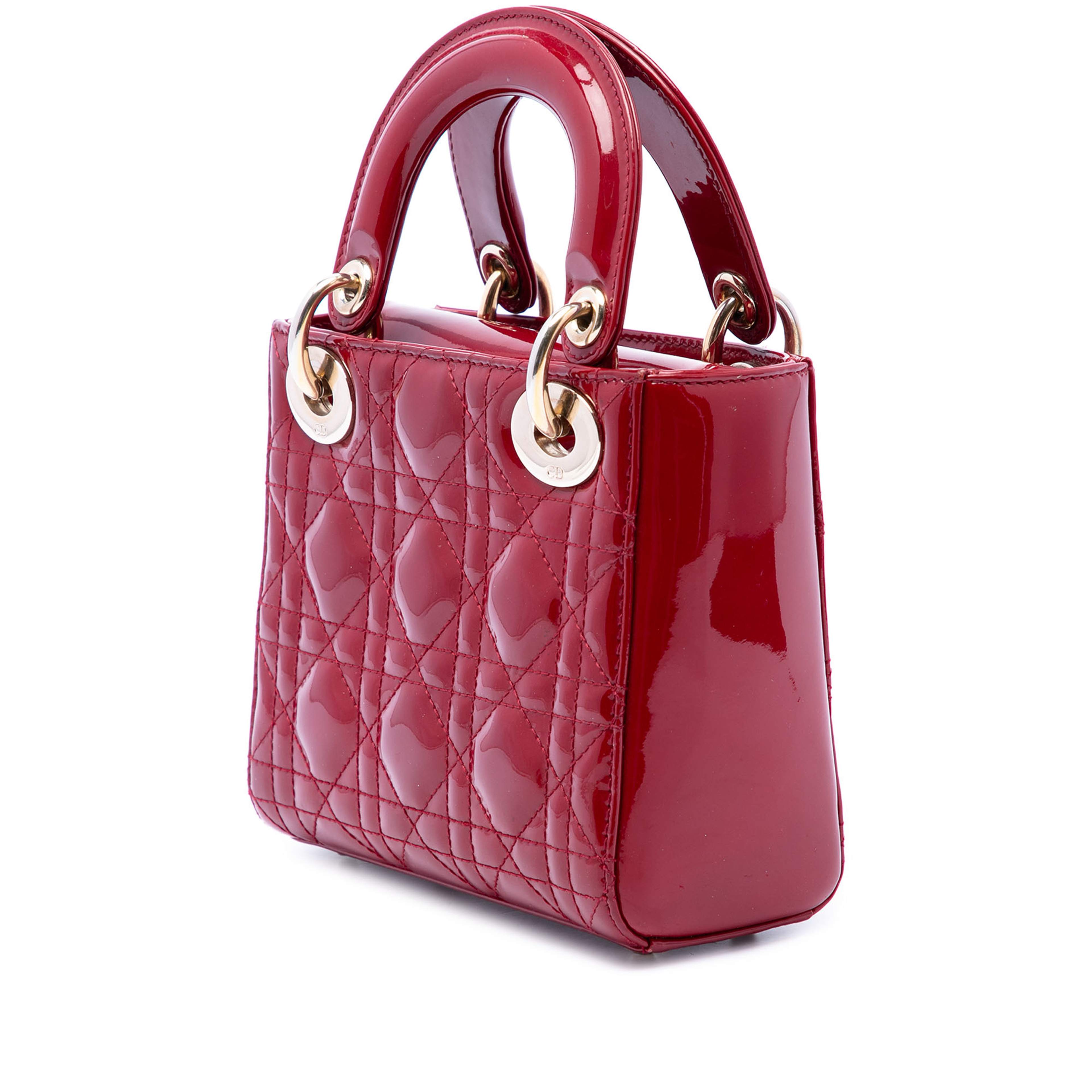 Dior Mini Patent Cannage Lady Dior, från Luxclusif, i färgen röd. Klicka för att öppna bilden i stort format