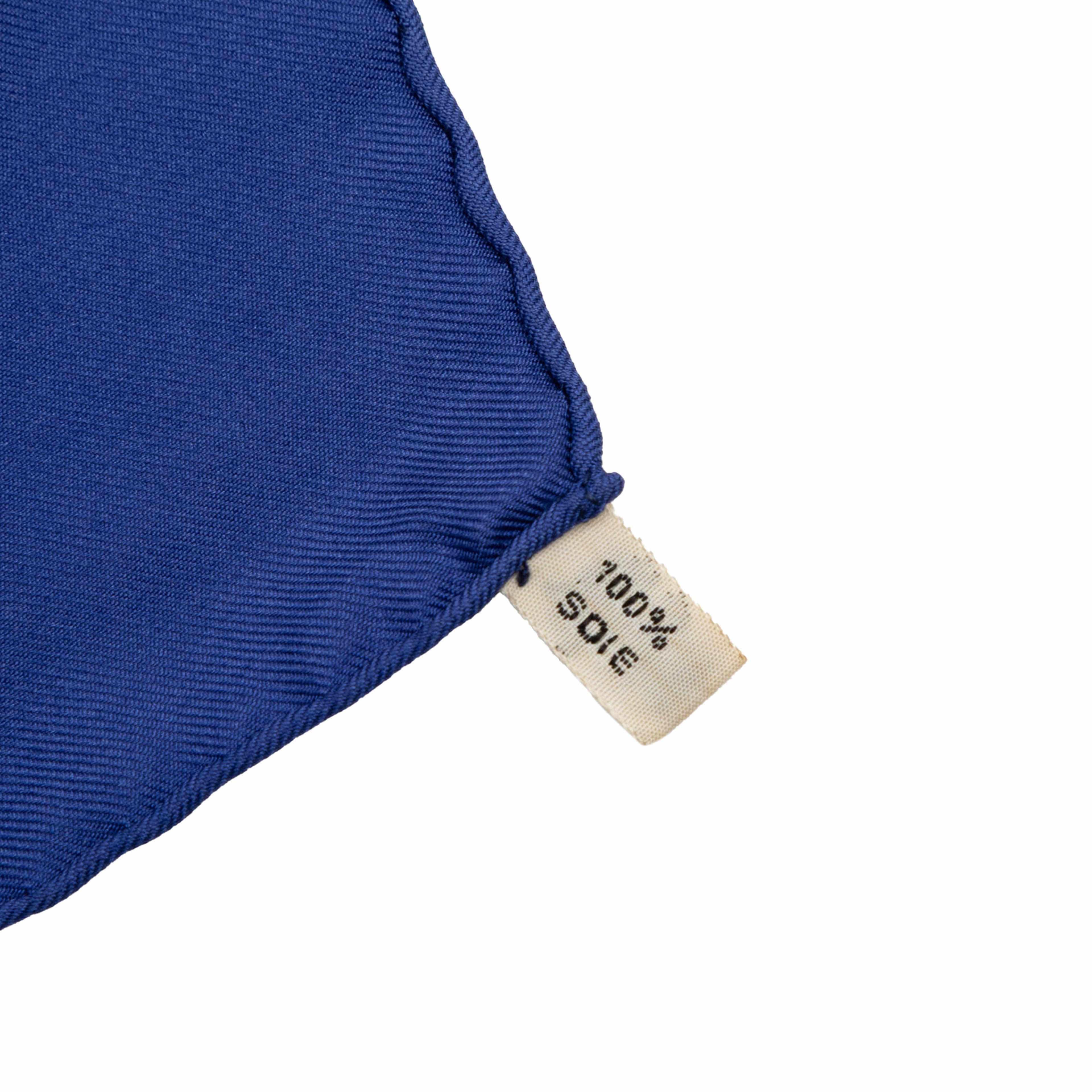 Hermès Jumping Silk Scarf 90, från Luxclusif, i färgen white. Klicka för att öppna bilden i stort format