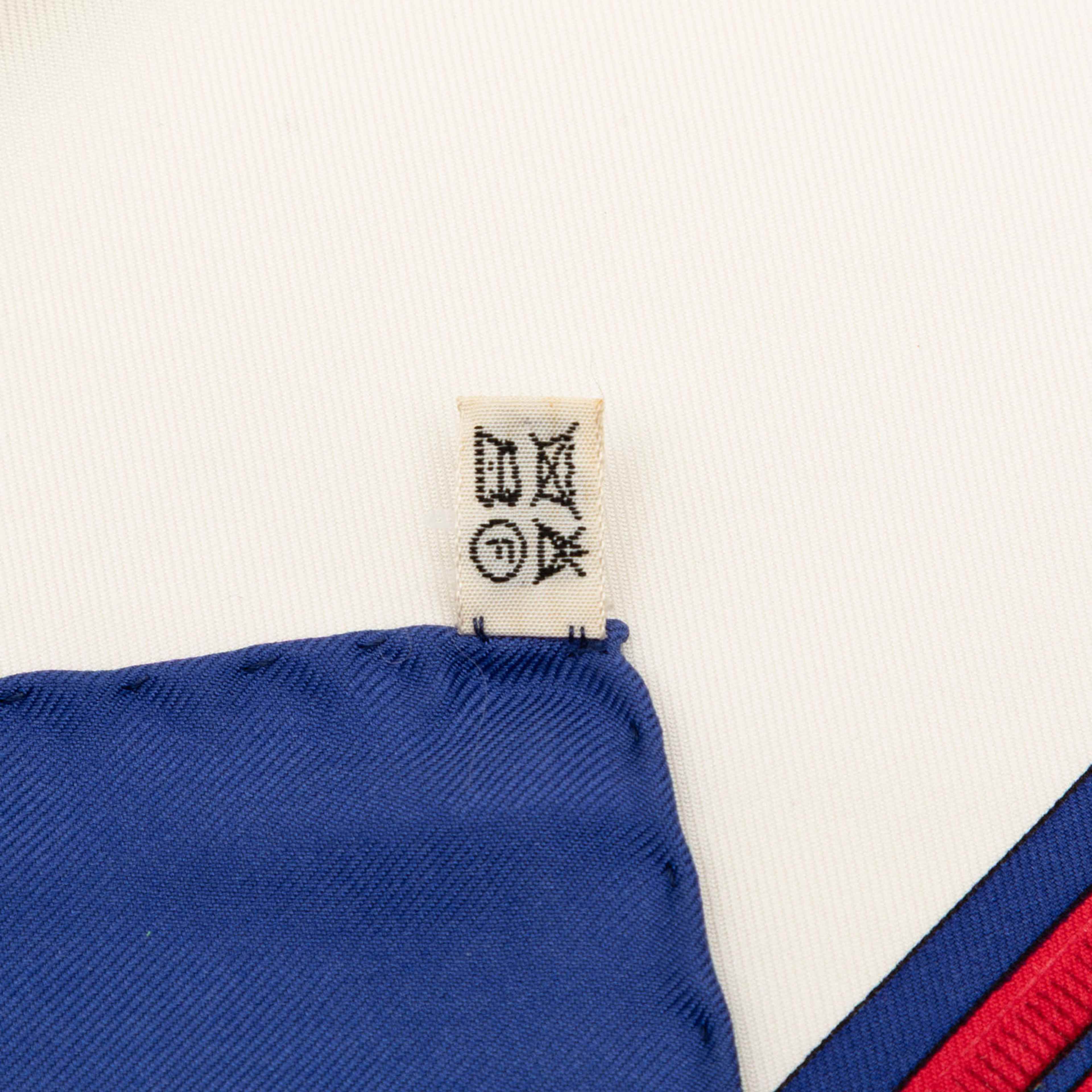 Hermès Jumping Silk Scarf 90, från Luxclusif, i färgen white. Klicka för att öppna bilden i stort format