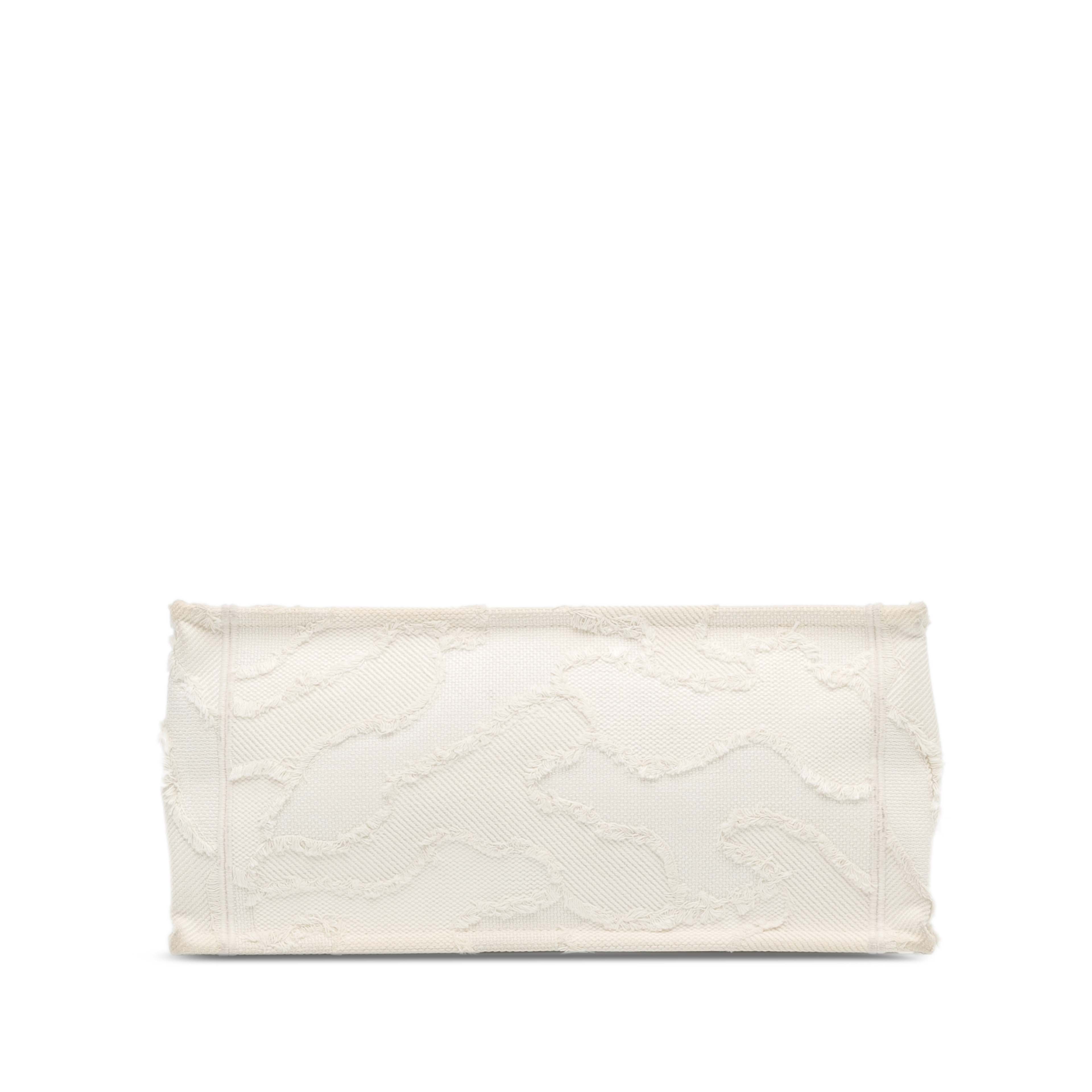 Dior Medium Camouflage Book Tote, från Luxclusif, i färgen white.