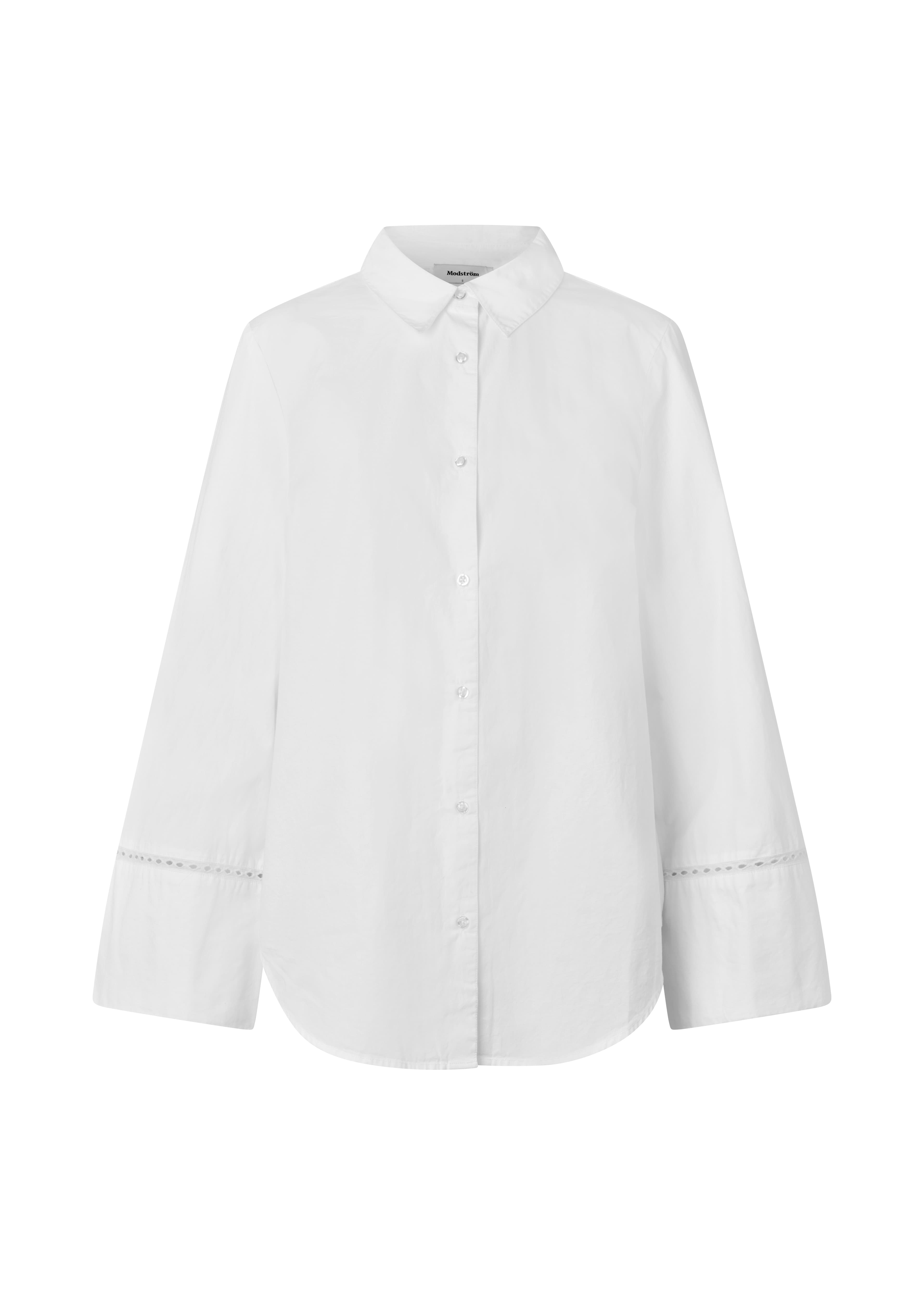 Mallenmd Shirt, från Modström, i färgen soft white. Klicka för att öppna bilden i stort format
