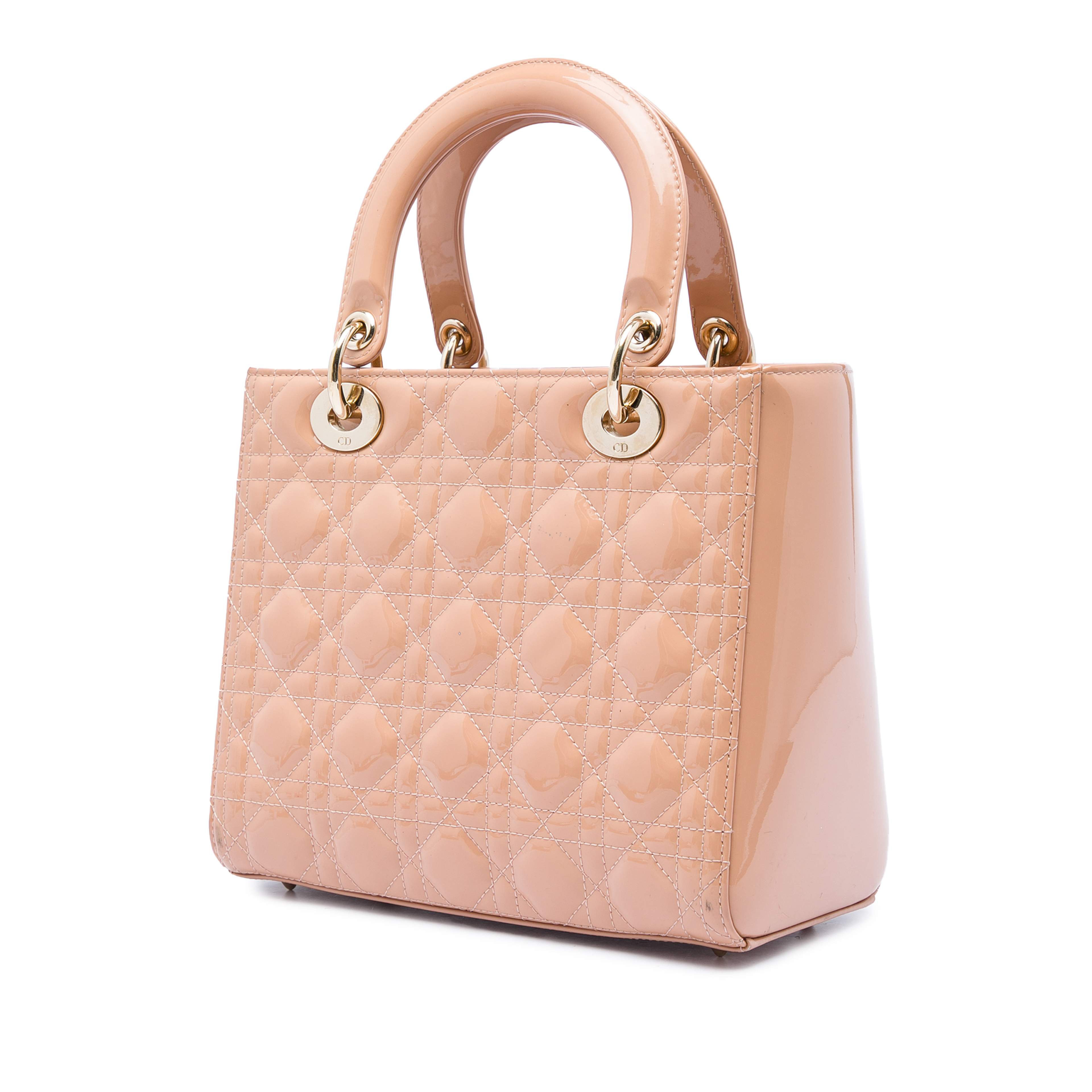 Dior Medium Patent Cannage Lady Dior, från Luxclusif, i färgen brun. Klicka för att öppna bilden i stort format