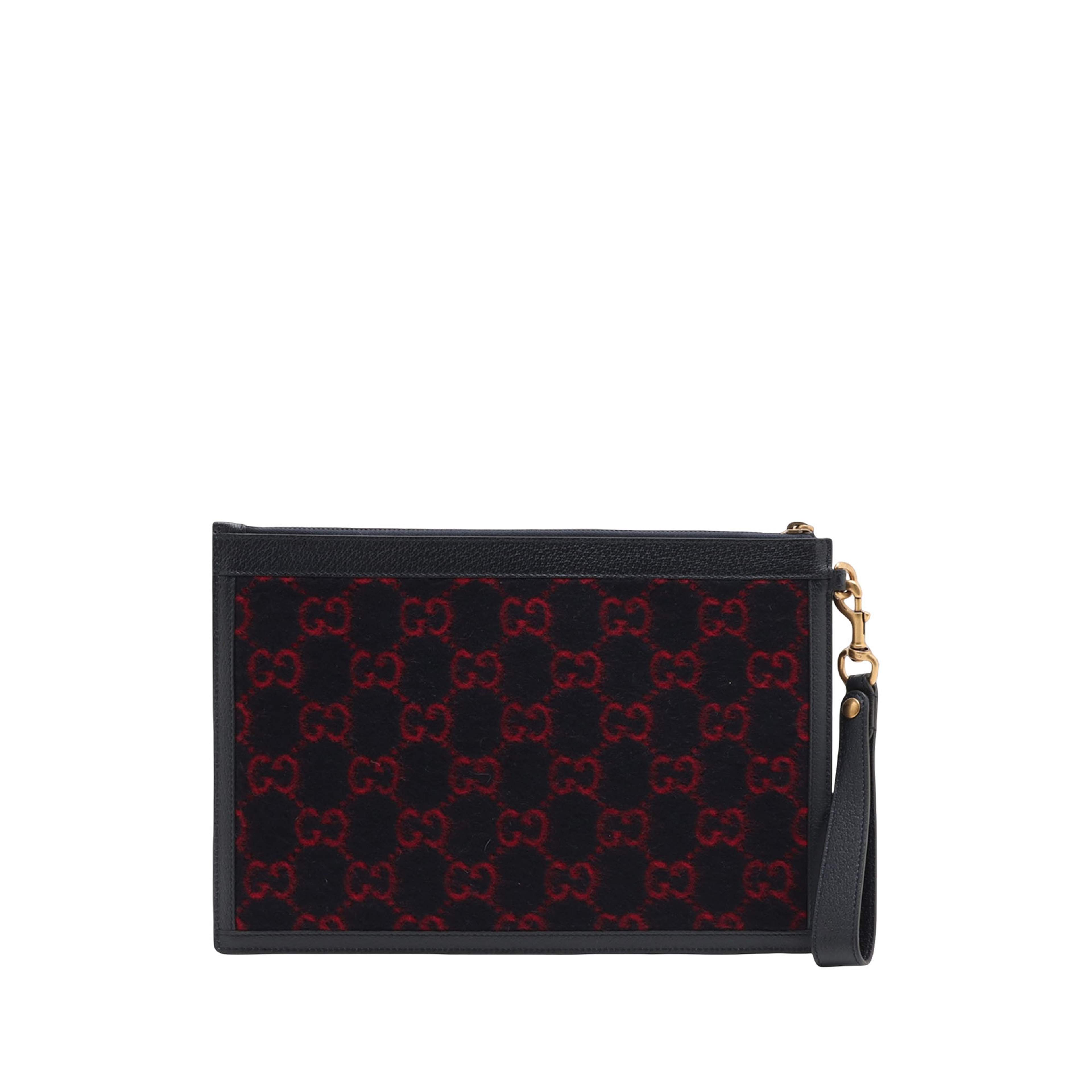 Gucci Gg Wool Clutch, från Luxclusif, i färgen svart. Klicka för att öppna bilden i stort format