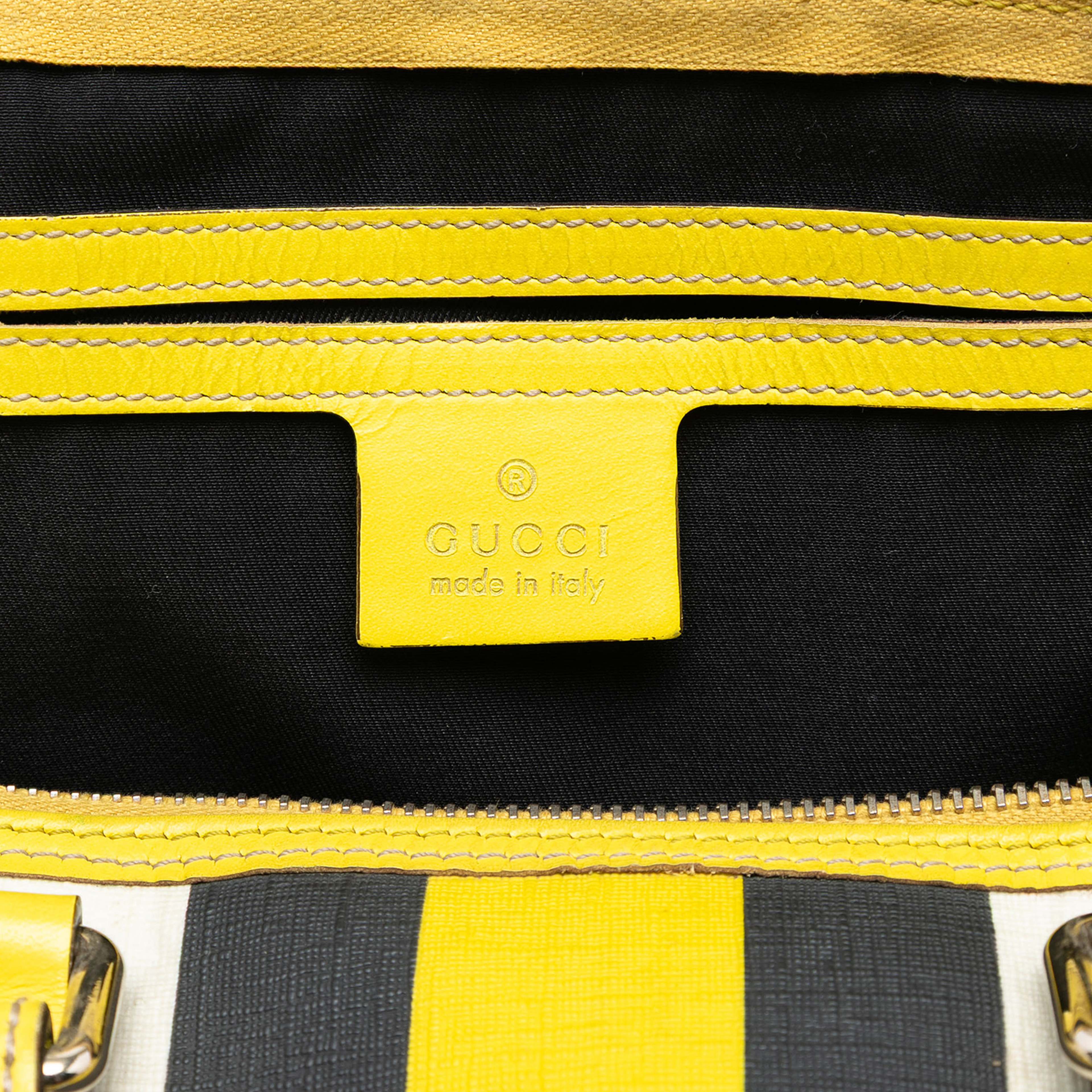 Gucci Medium Gg Supreme Joy Web Boston, från Luxclusif, i färgen white. Klicka för att öppna bilden i stort format