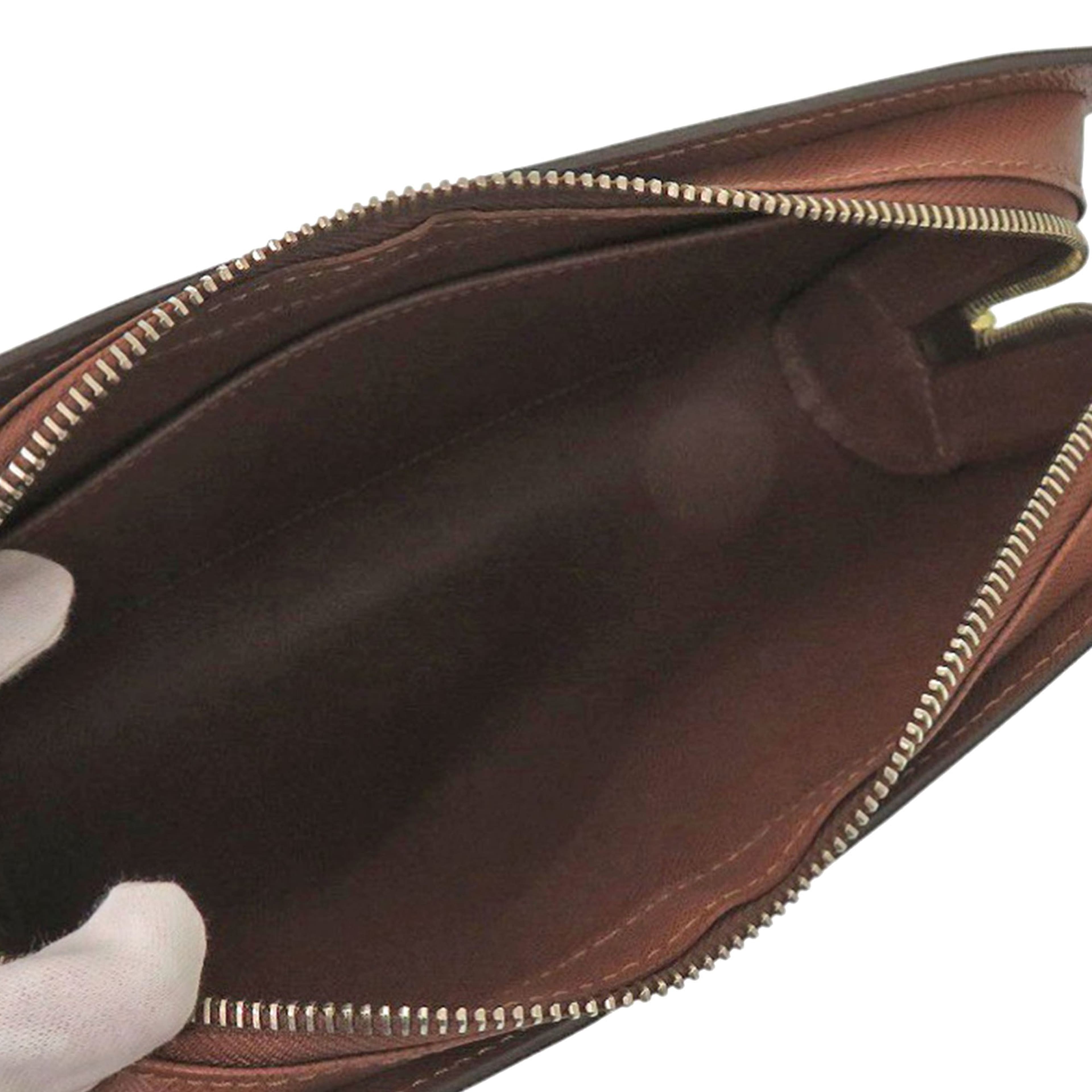 Louis Vuitton Monogram Orsay, från Luxclusif, i färgen brown. Klicka för att öppna bilden i stort format