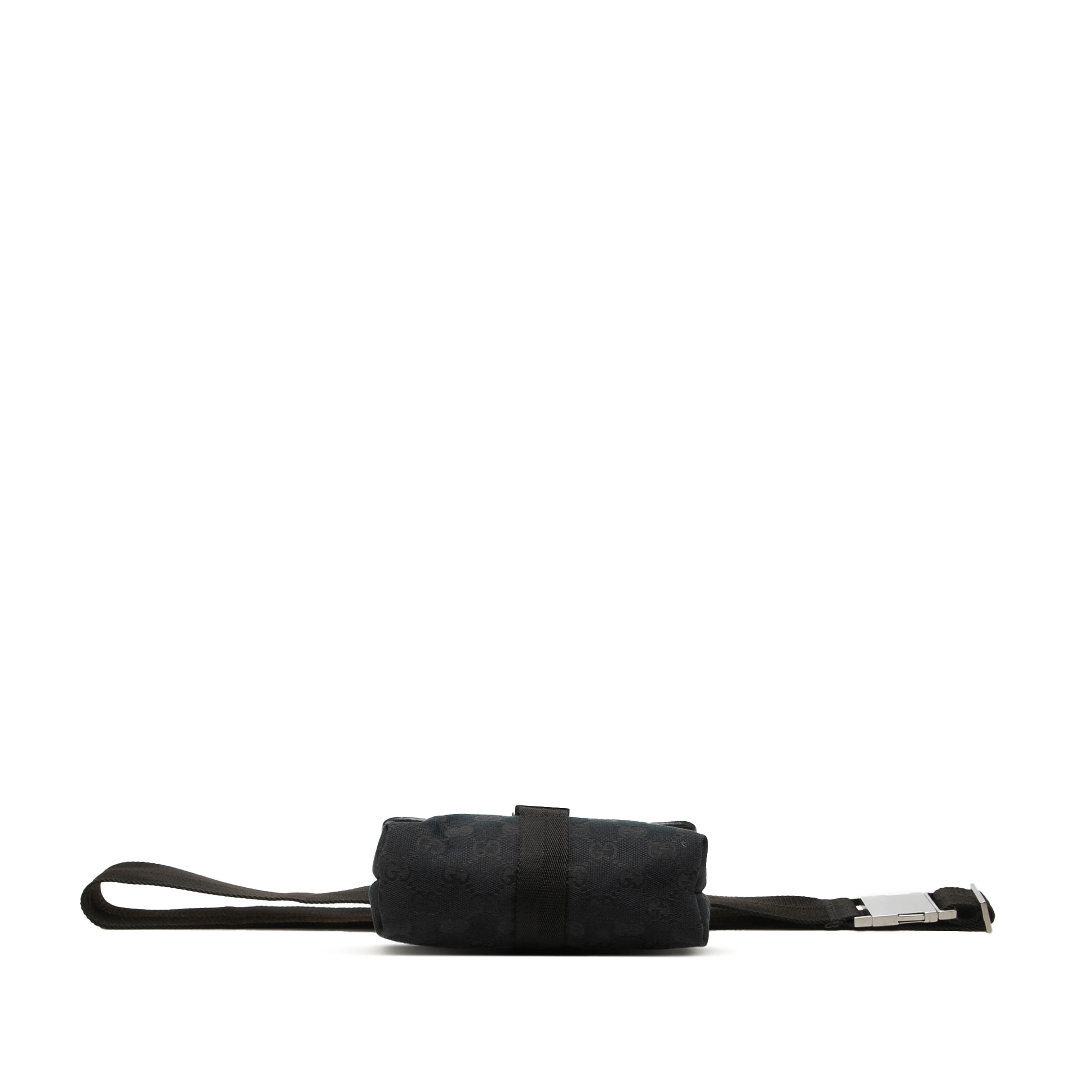 Gucci Gg Canvas Belt Bag, från Luxclusif, i färgen svart. Klicka för att öppna bilden i stort format