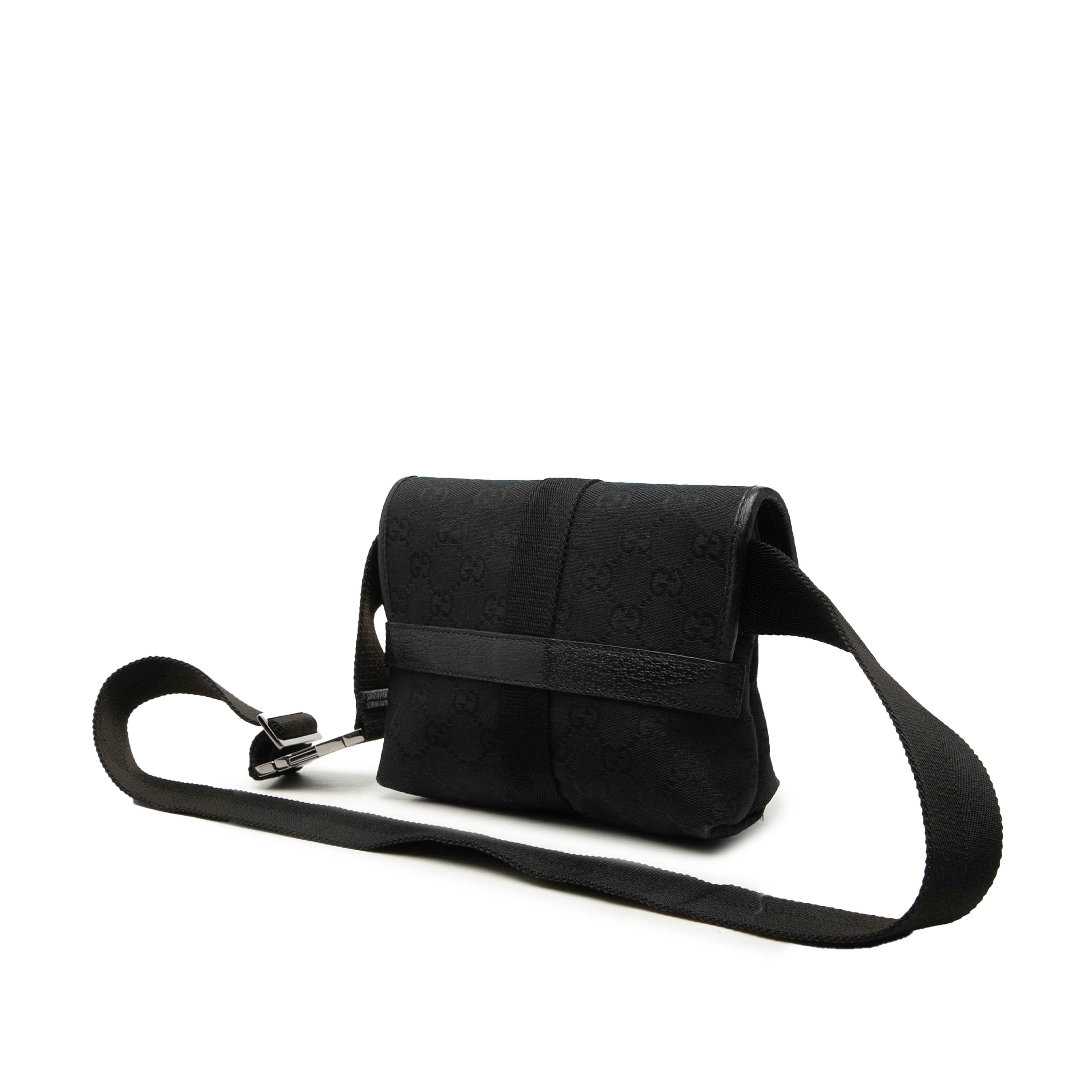 Gucci Gg Canvas Belt Bag, från Luxclusif, i färgen svart. Klicka för att öppna bilden i stort format