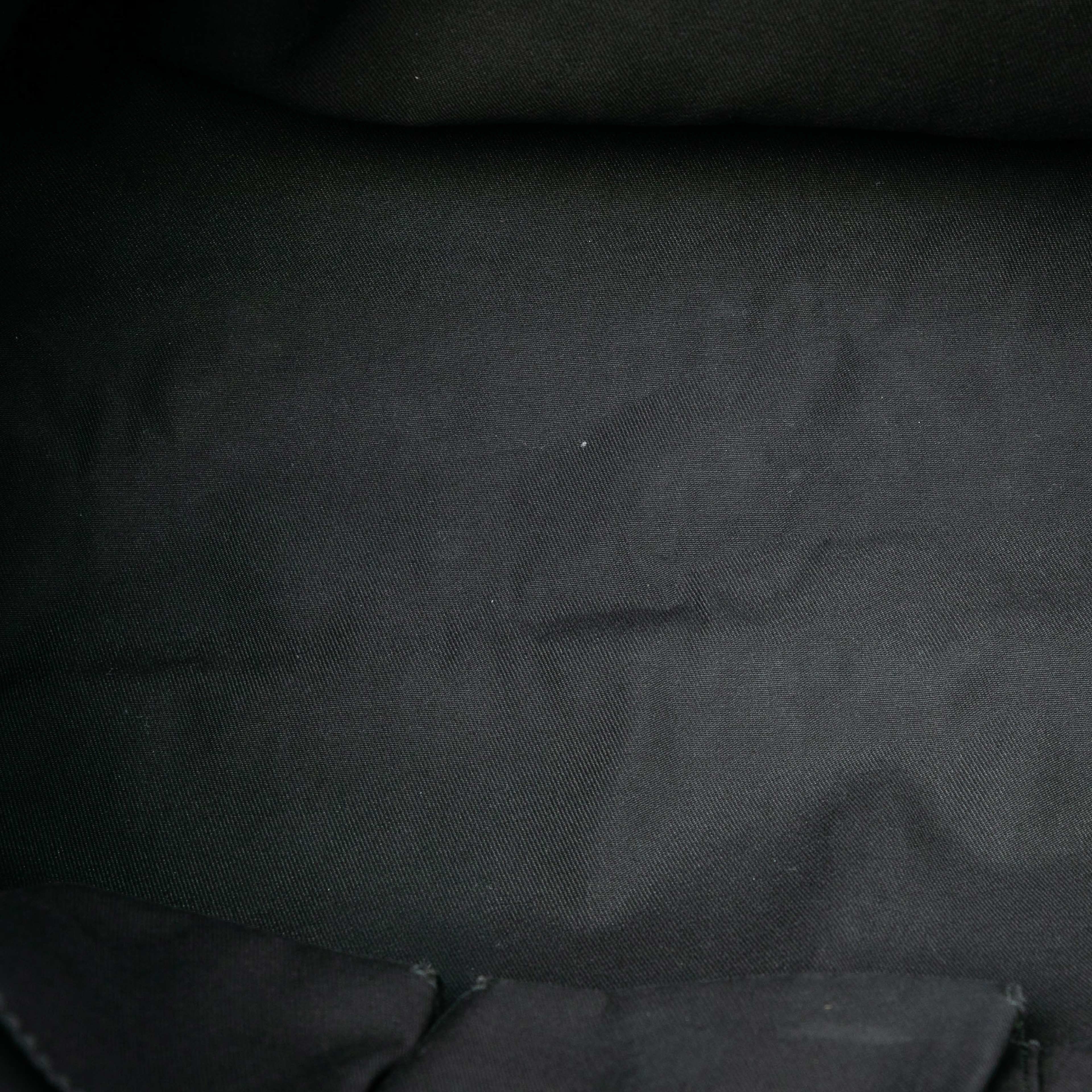 Gucci Gg Canvas Web Flap Messenger Bag, från Luxclusif, i färgen black. Klicka för att öppna bilden i stort format