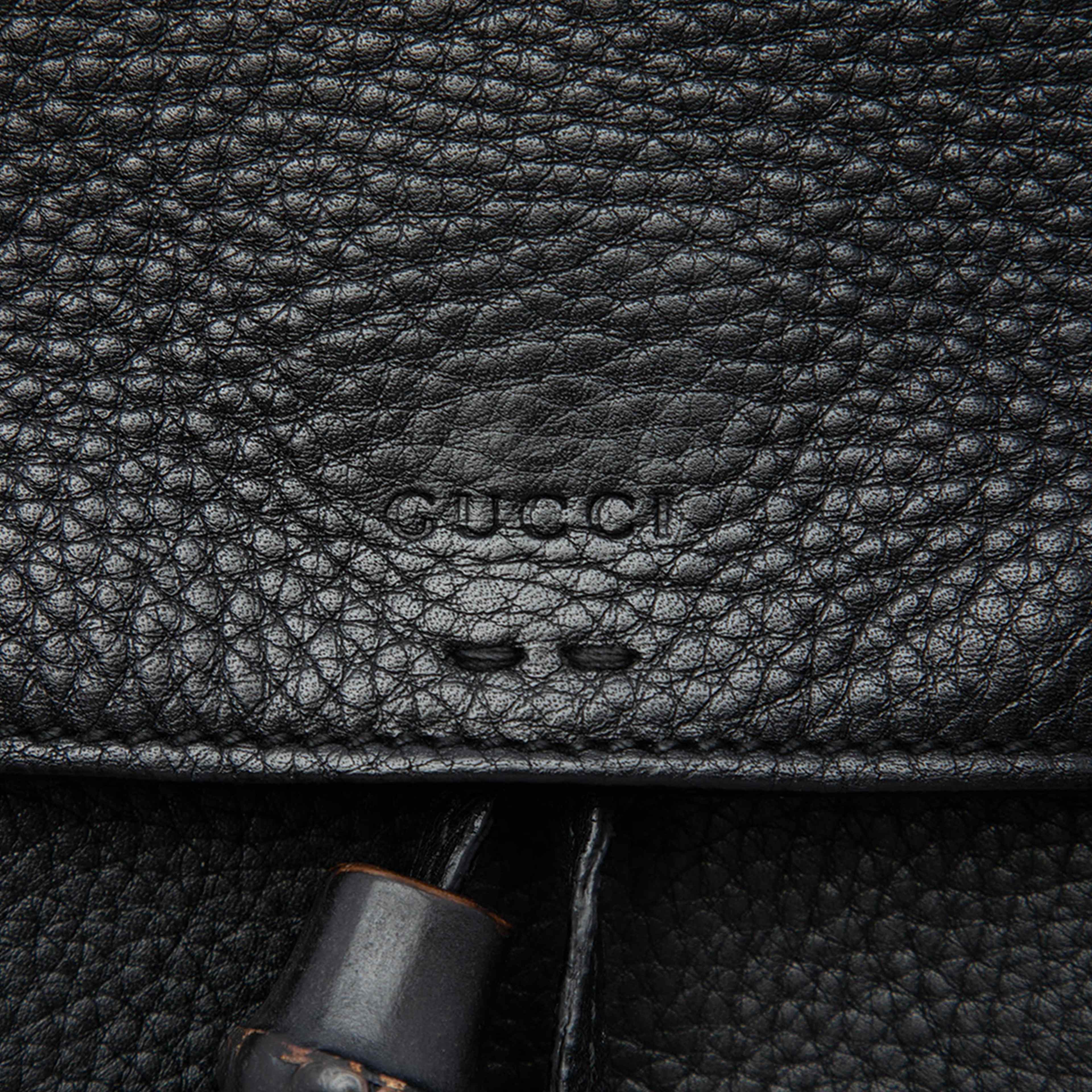 Gucci Medium Leather Bamboo Daily Crossbody, från Luxclusif, i färgen svart. Klicka för att öppna bilden i stort format