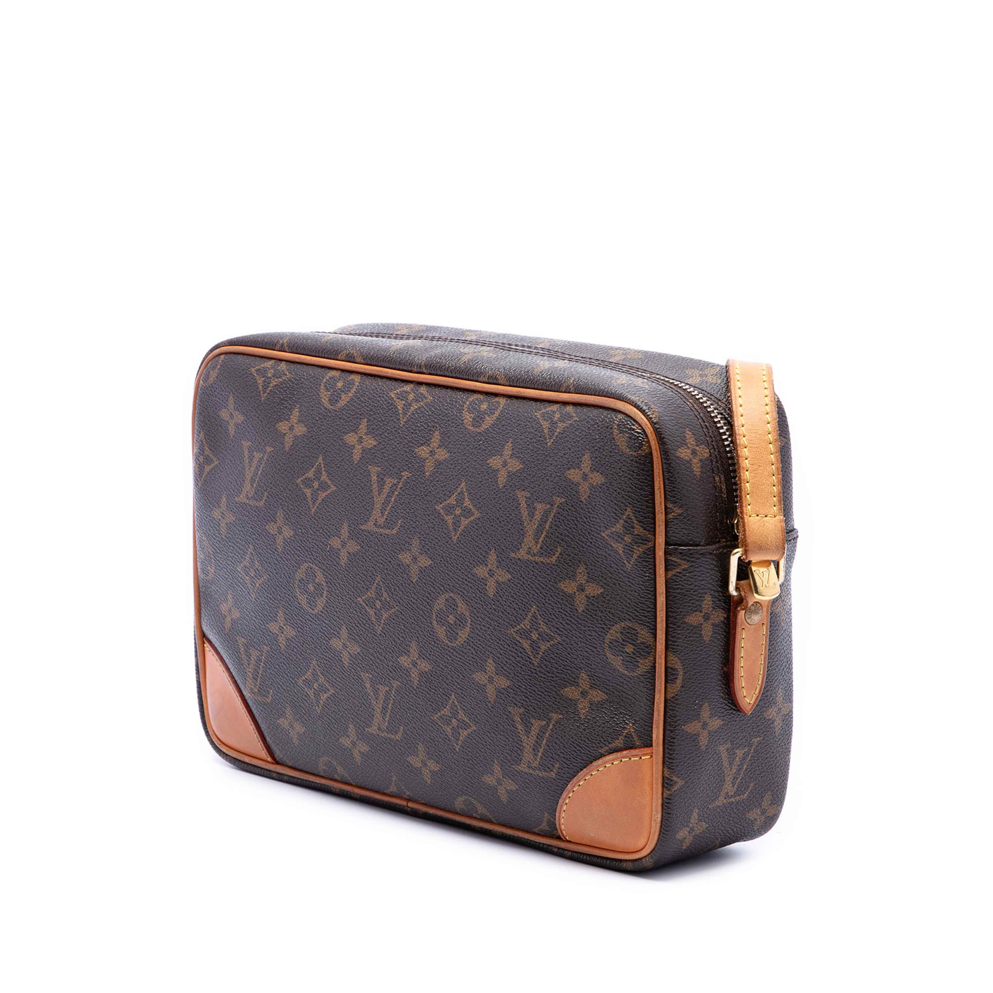 Louis Vuitton Monogram Trocadero 27, från Luxclusif, i färgen brun. Klicka för att öppna bilden i stort format