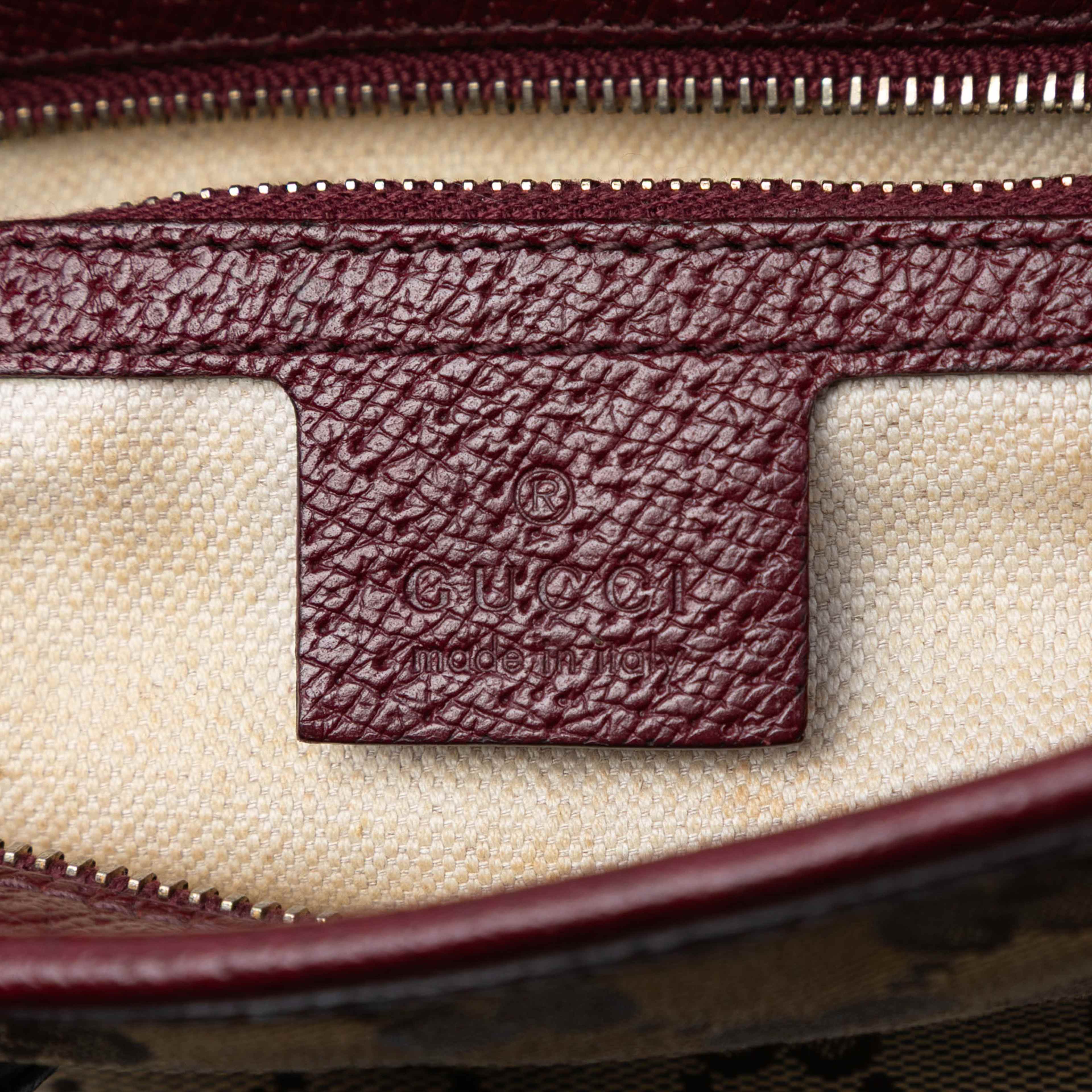 Gucci Small Gg Canvas Bree Satchel, från Luxclusif, i färgen beige. Klicka för att öppna bilden i stort format