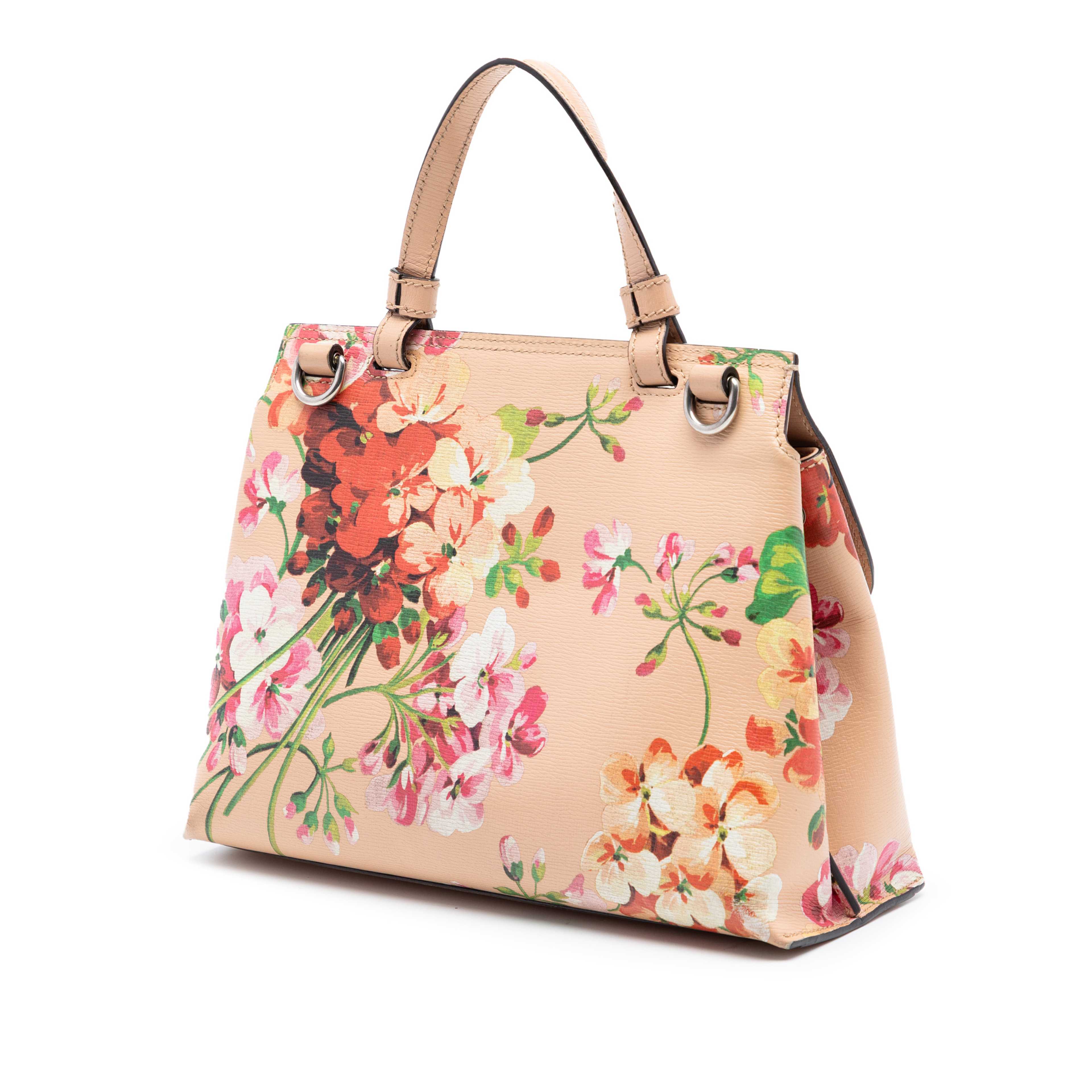Gucci Small Calfskin Blooms Bamboo Daily Satchel, från Luxclusif, i färgen pink. Klicka för att öppna bilden i stort format