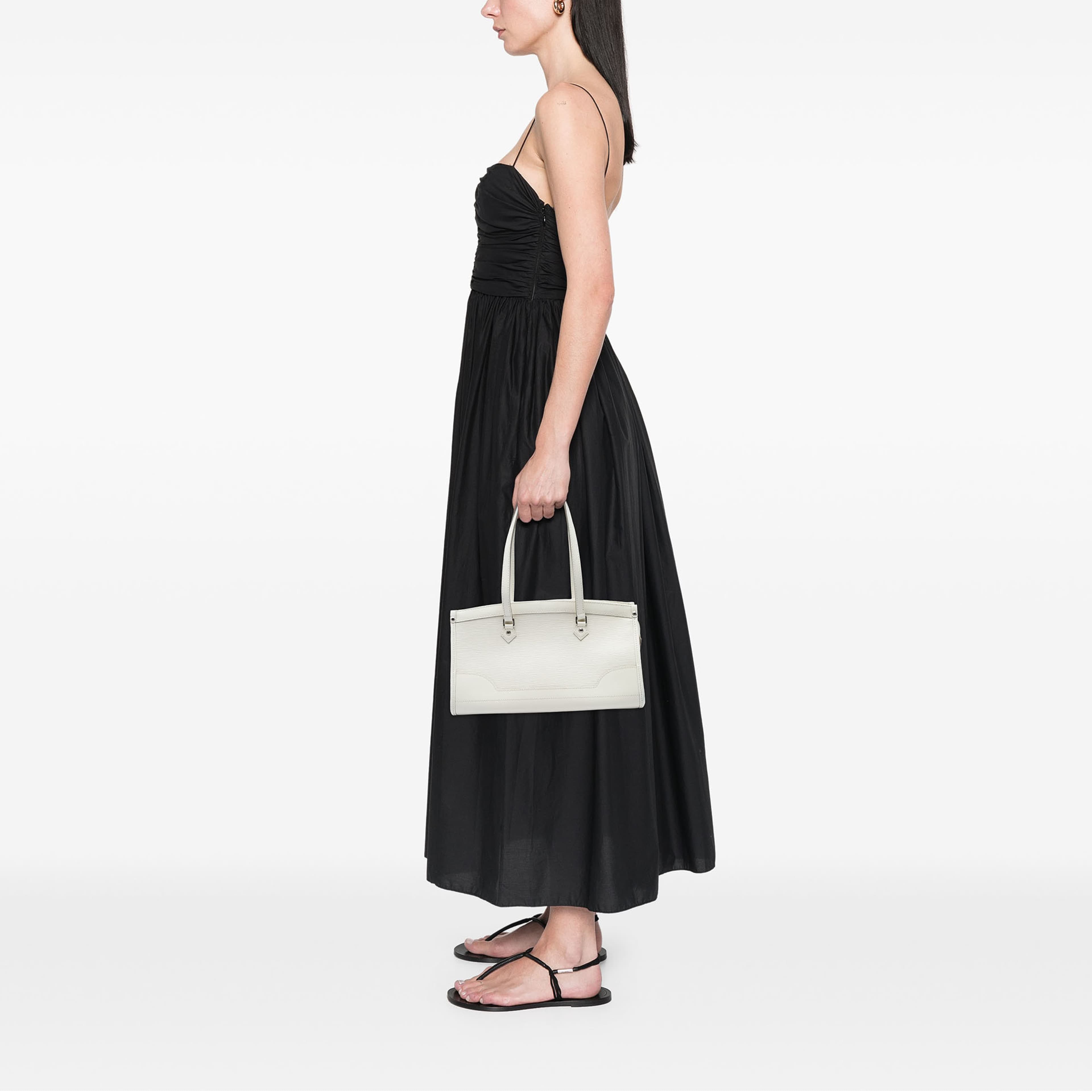 Louis Vuitton Epi Madeleine Pm, från Luxclusif, i färgen vit. Klicka för att öppna bilden i stort format