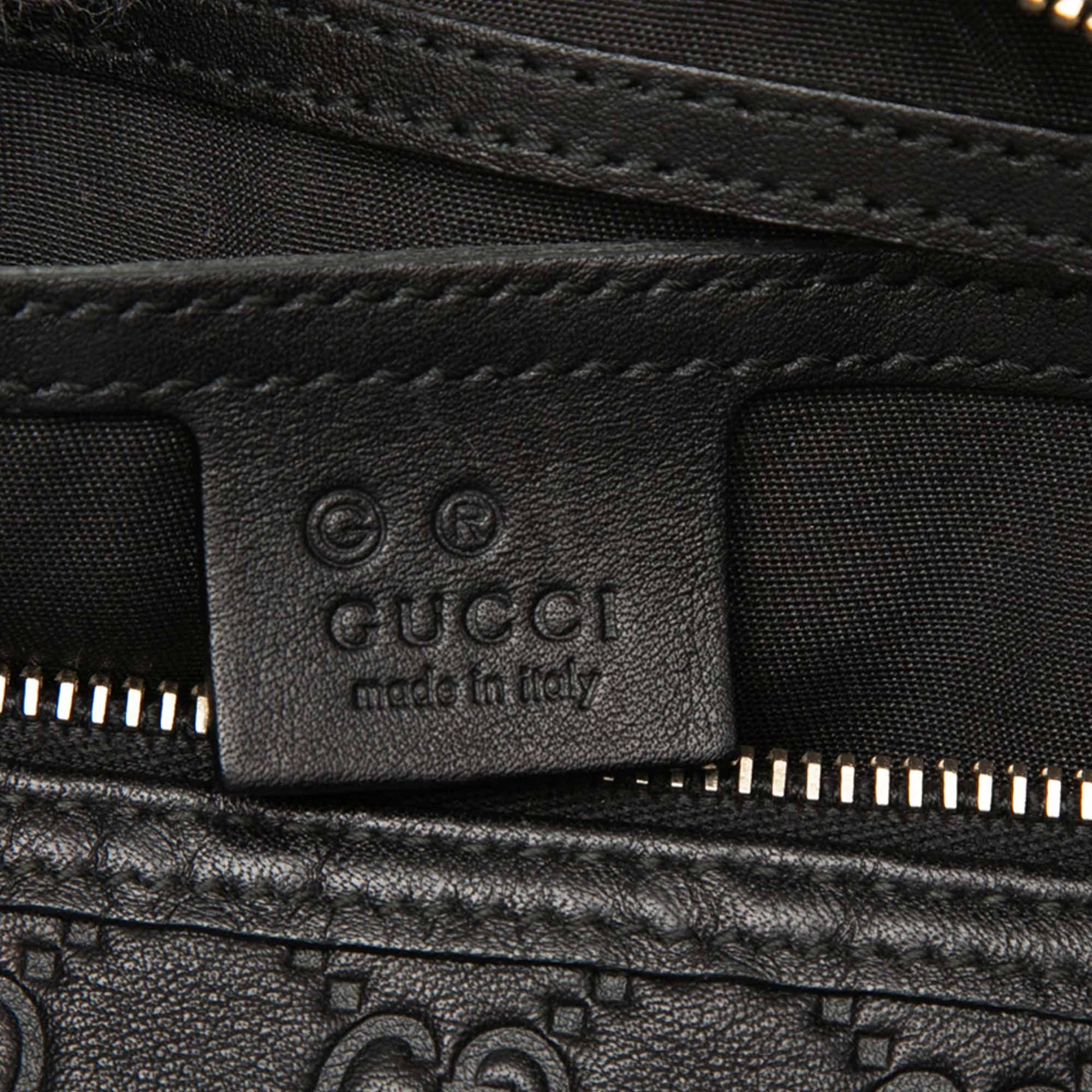 Gucci Medium Guccissima Joy Boston Bag, från Luxclusif, i färgen black. Klicka för att öppna bilden i stort format
