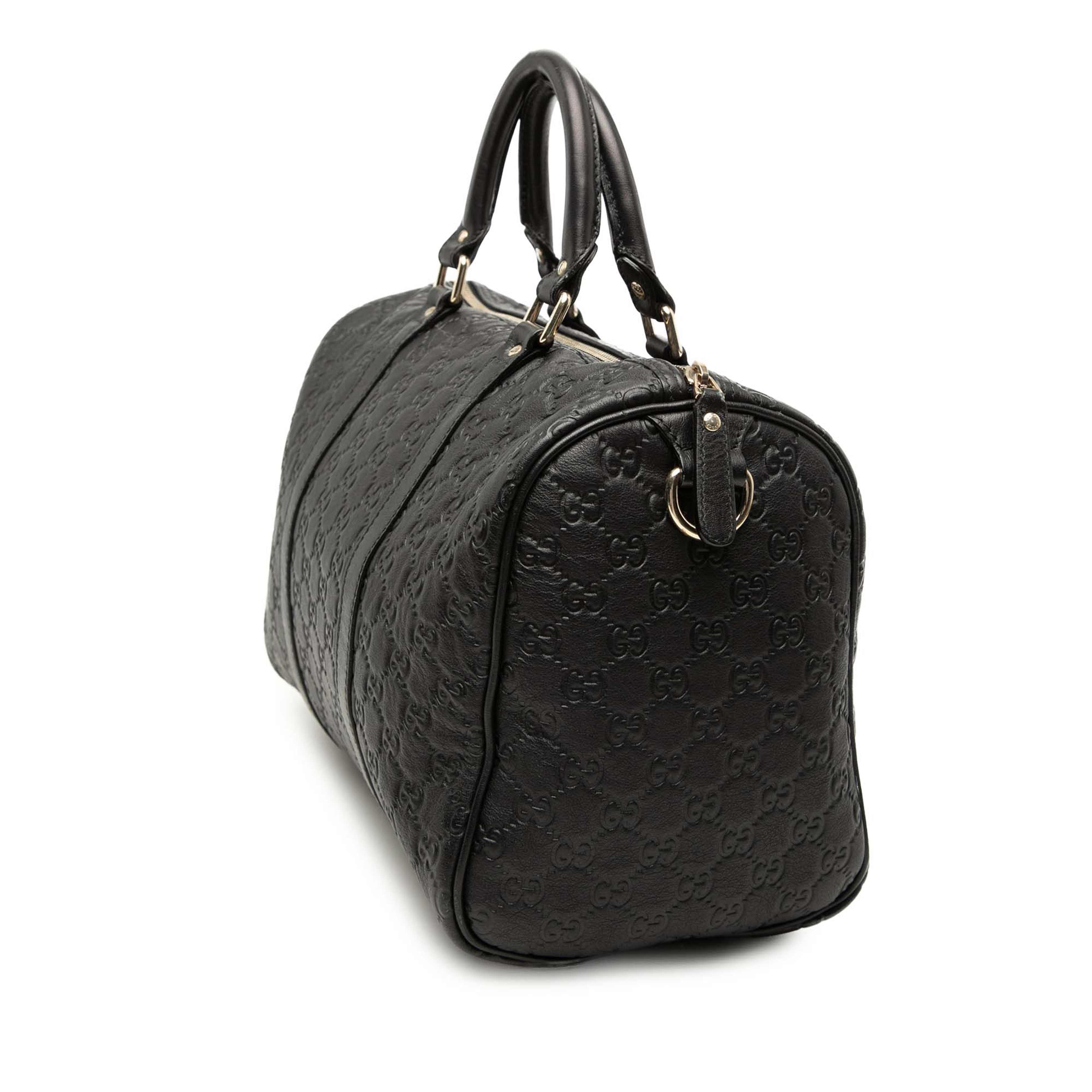 Gucci Medium Guccissima Joy Boston Bag, från Luxclusif, i färgen black. Klicka för att öppna bilden i stort format