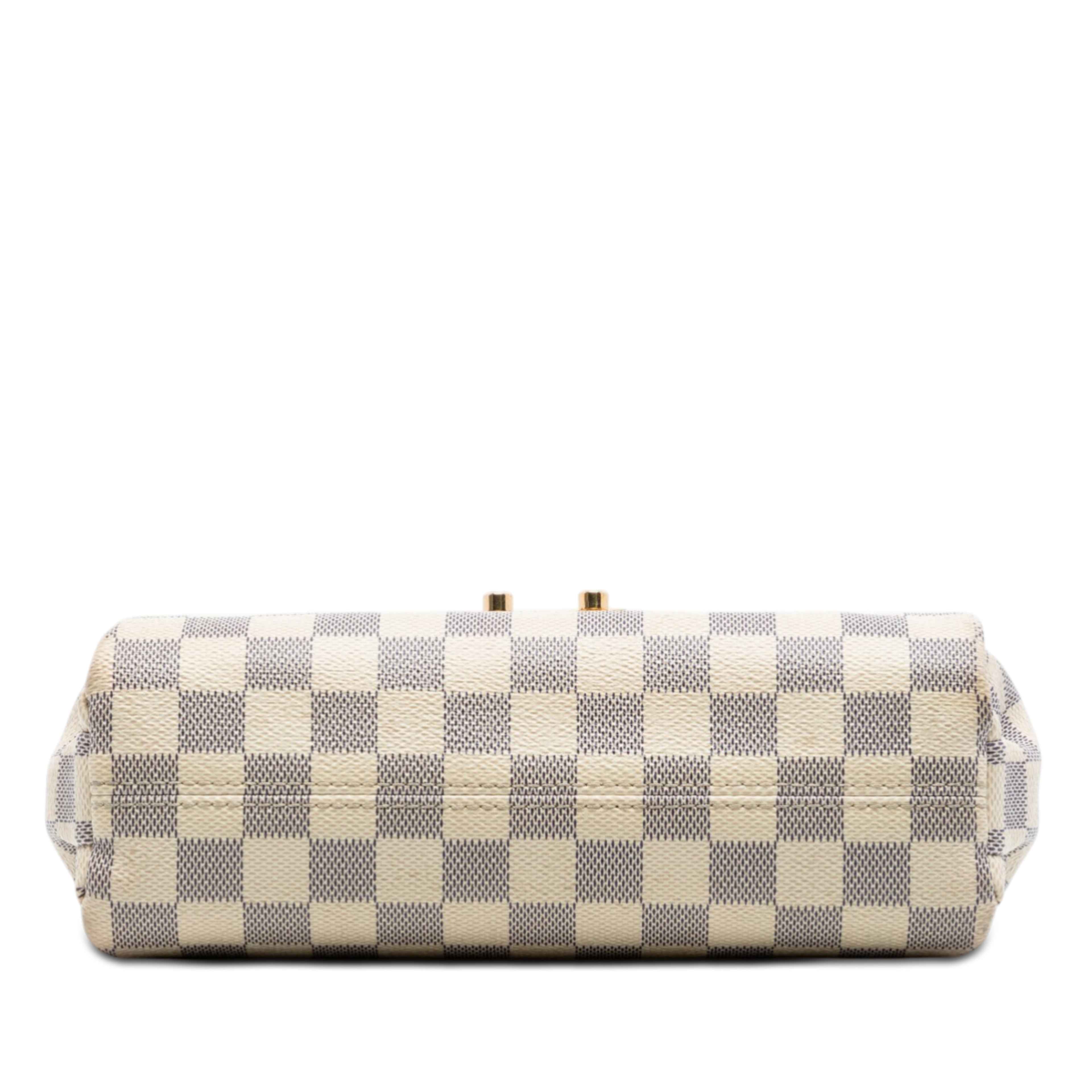 Louis Vuitton Damier Azur Croisette, från Luxclusif, i färgen white. Klicka för att öppna bilden i stort format