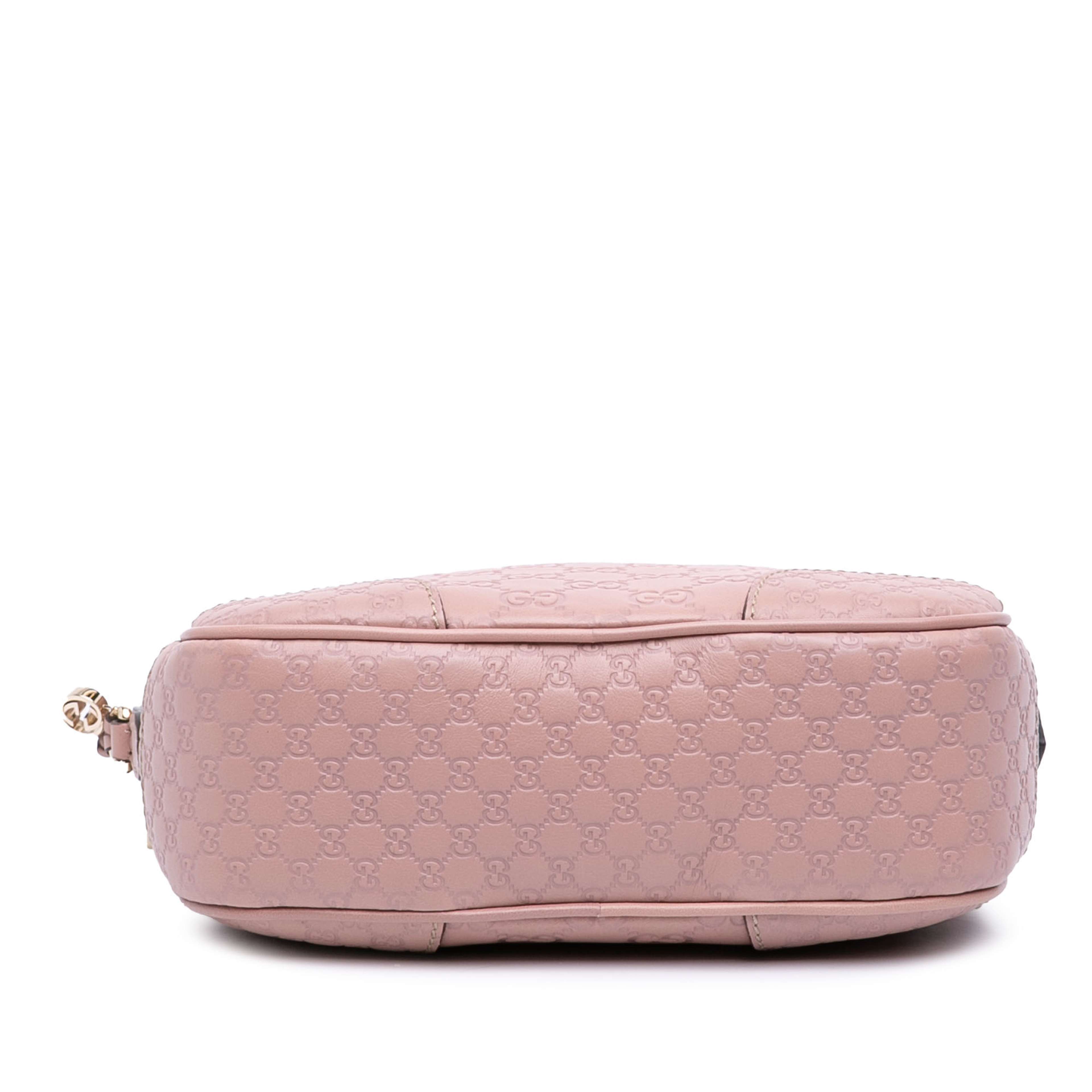 Gucci Guccissima Bree Crossbody, från Luxclusif, i färgen light pink. Klicka för att öppna bilden i stort format