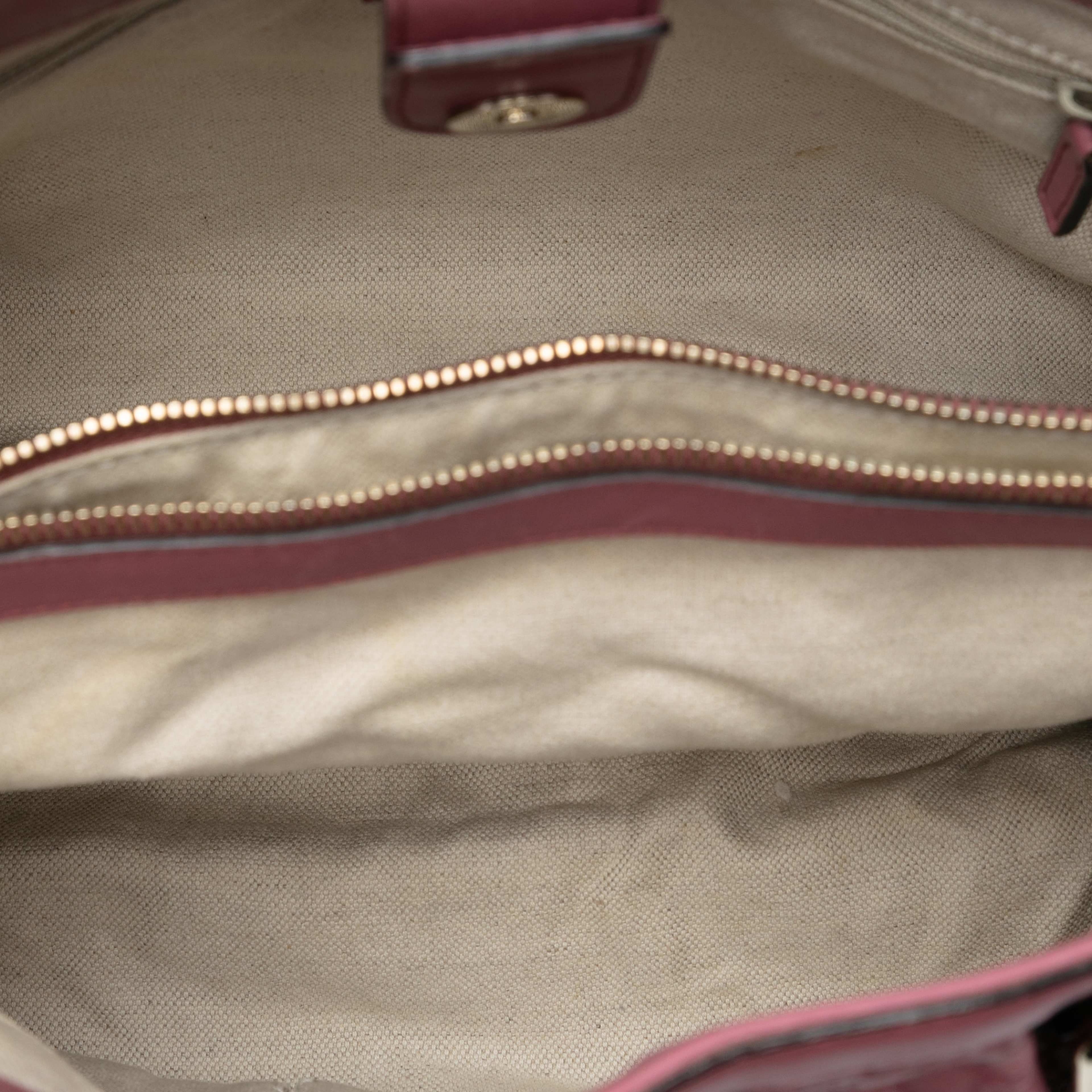 Gucci Microguccissima Sukey Tote, från Luxclusif, i färgen pink. Klicka för att öppna bilden i stort format