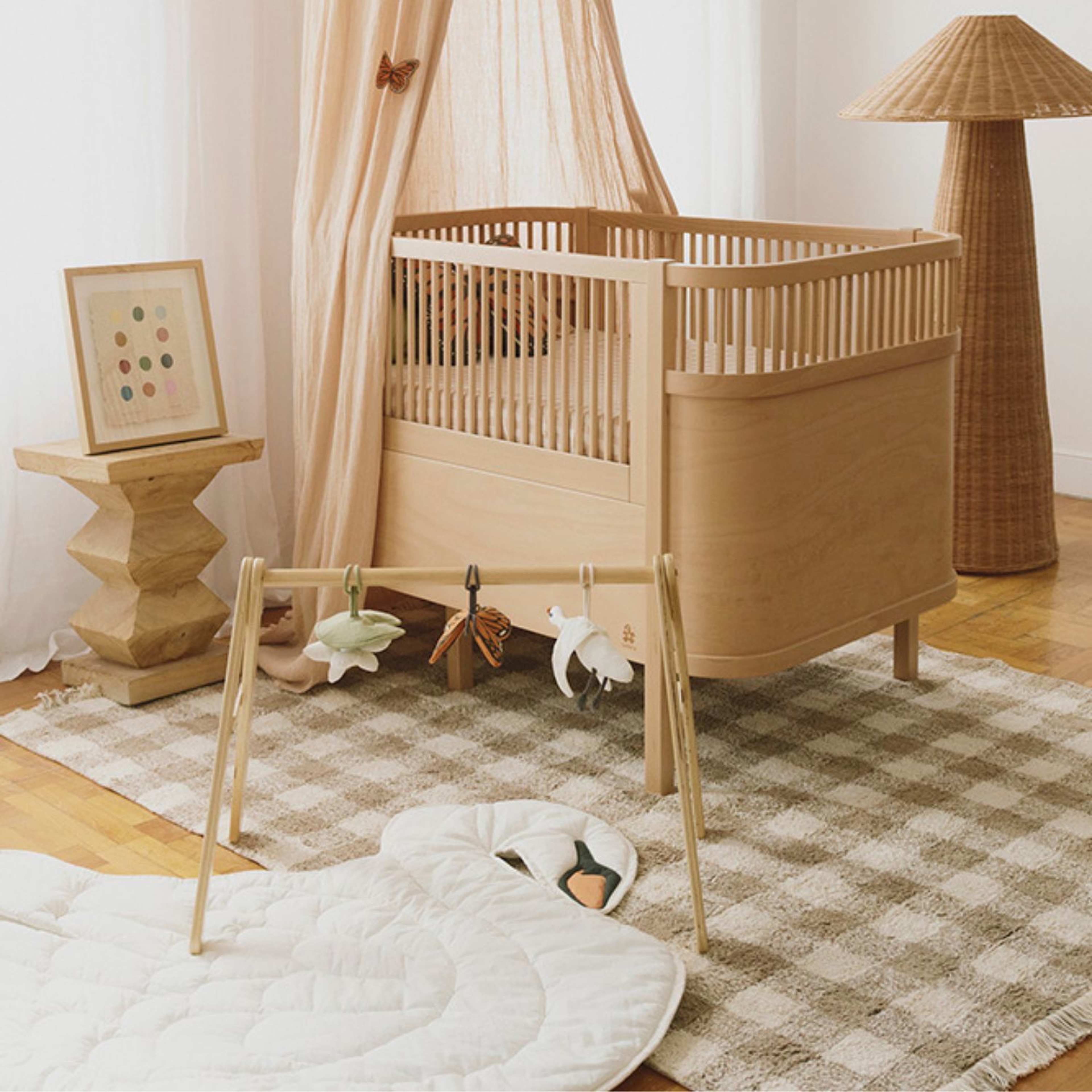 Sjömansbaldakin Crepe Swan, från LORENA CANALS, i färgen ny orange, ros, elfenben, mörkgrå. Klicka för att öppna bilden i stort format