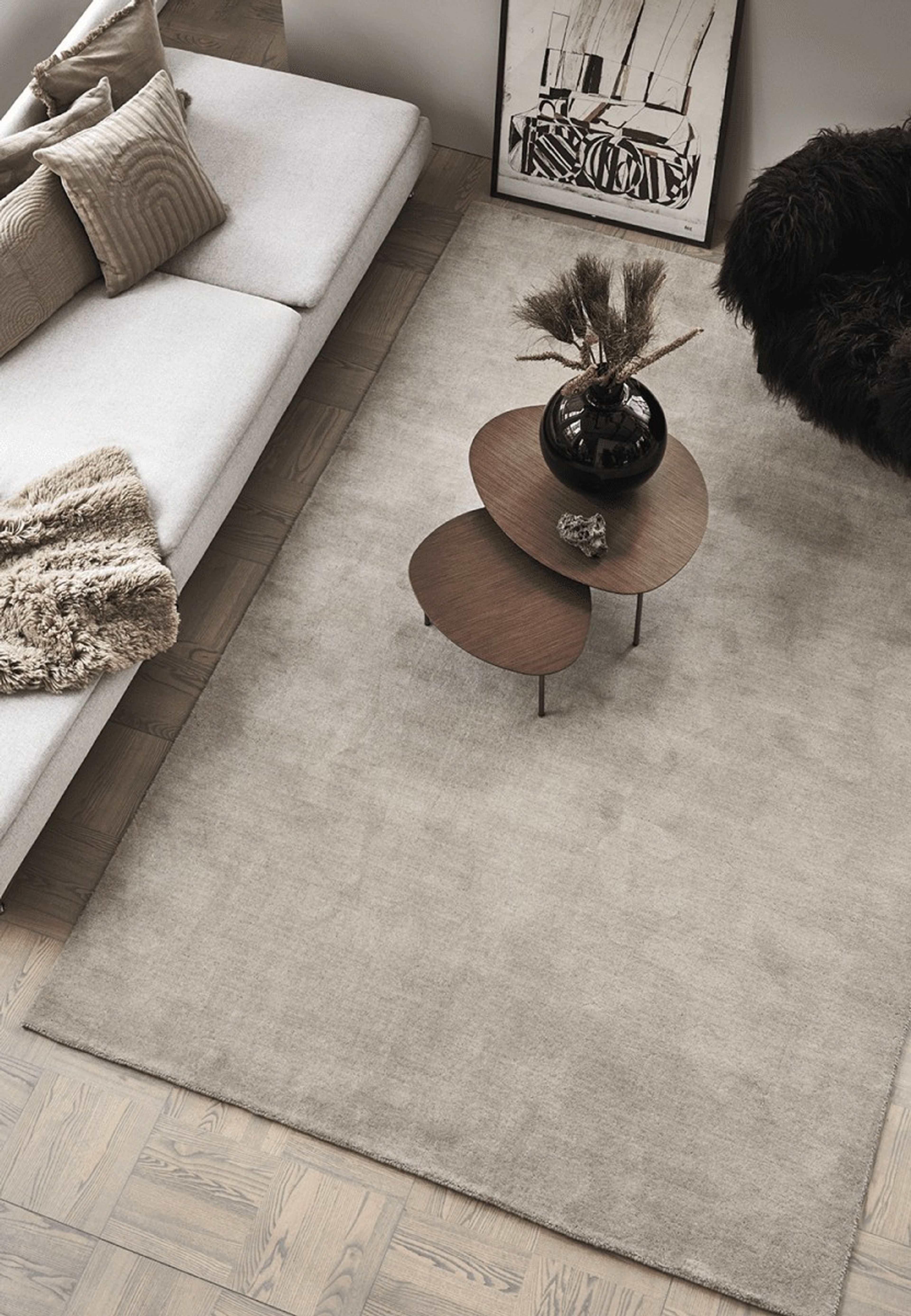 Ullmatta Solid 250x350cm, från Classic Collection, i färgen beige. Klicka för att öppna bilden i stort format