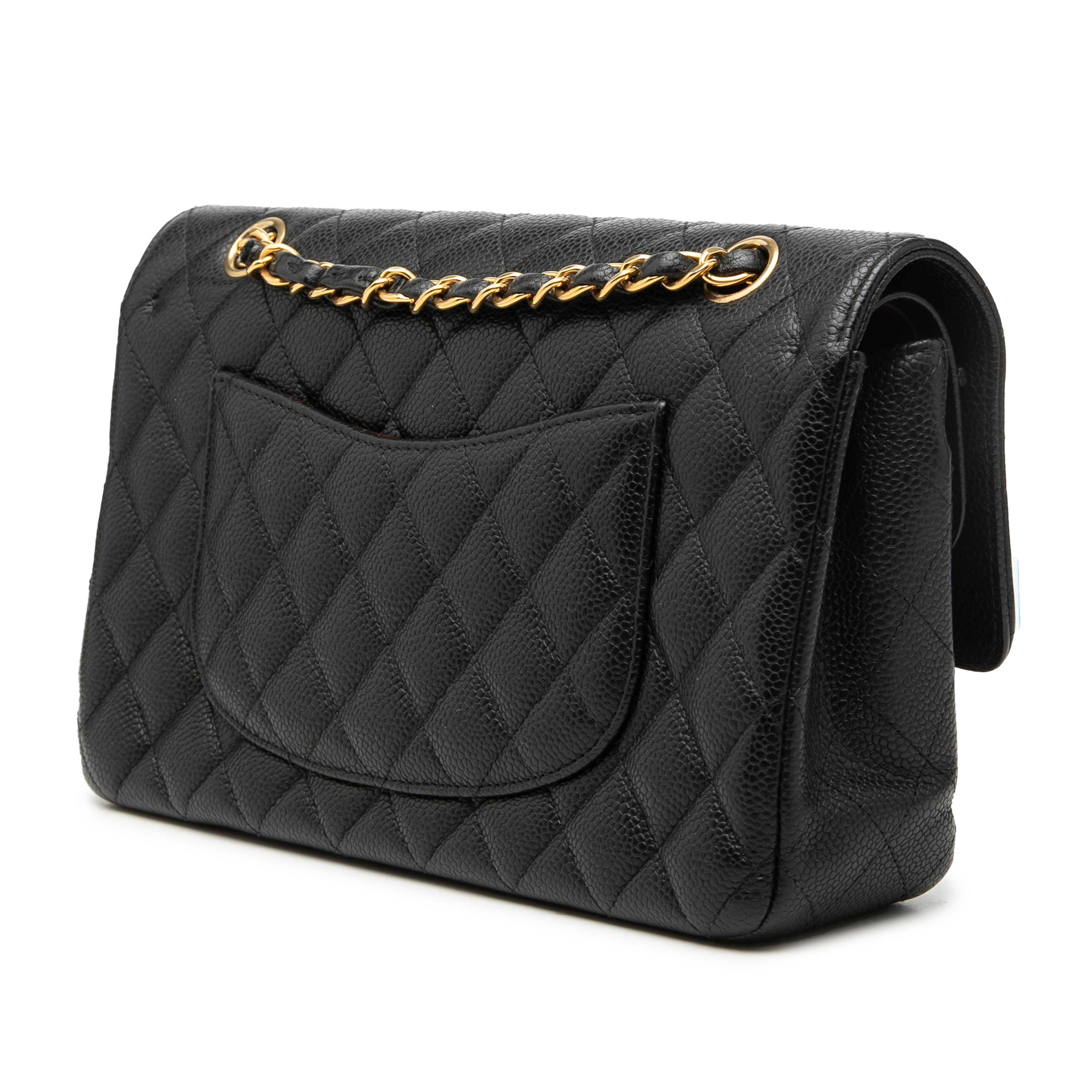 Chanel Medium Classic Caviar Double Flap, från Luxclusif, i färgen svart. Klicka för att öppna bilden i stort format