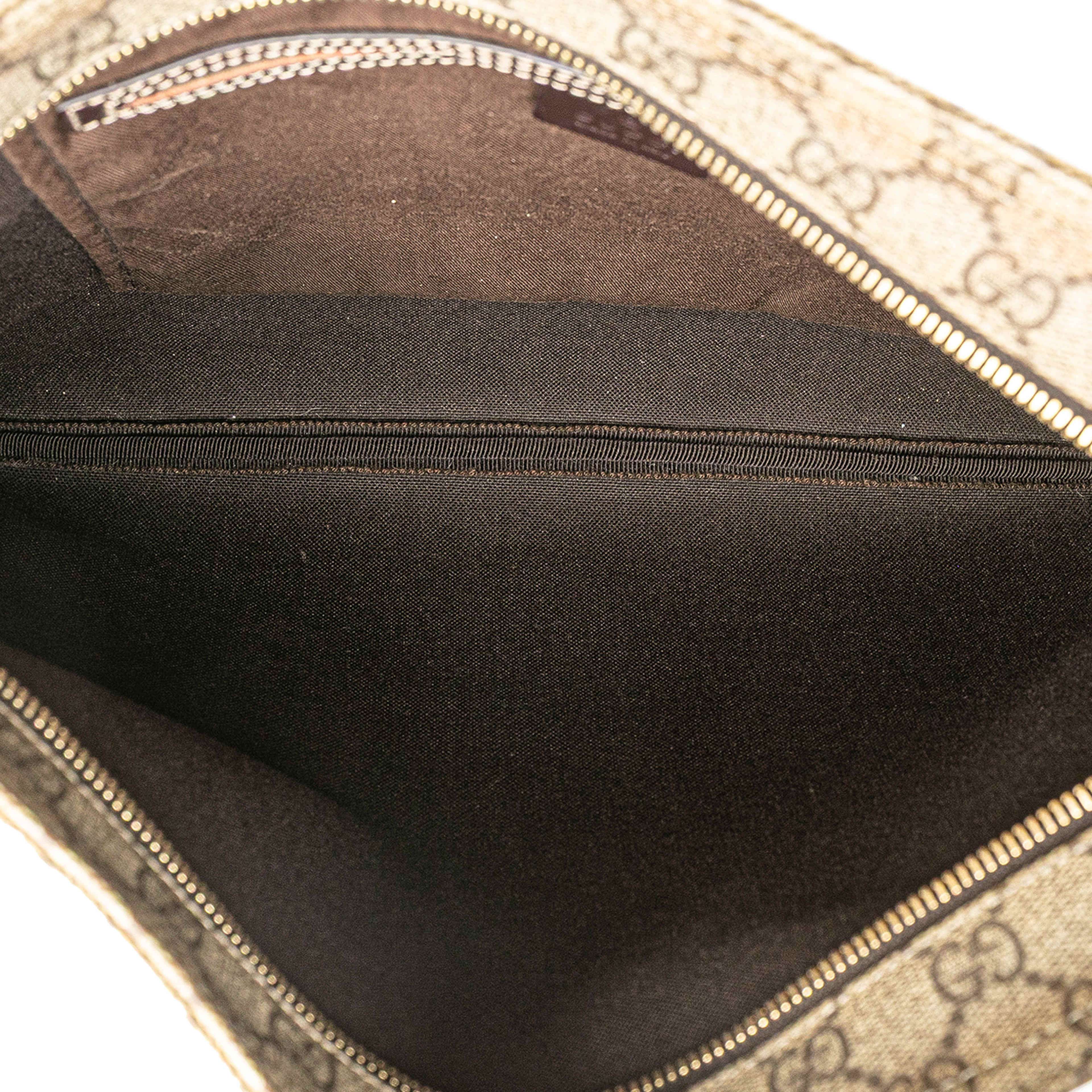 Gucci Gg Supreme Crossbody, från Luxclusif, i färgen brown. Klicka för att öppna bilden i stort format