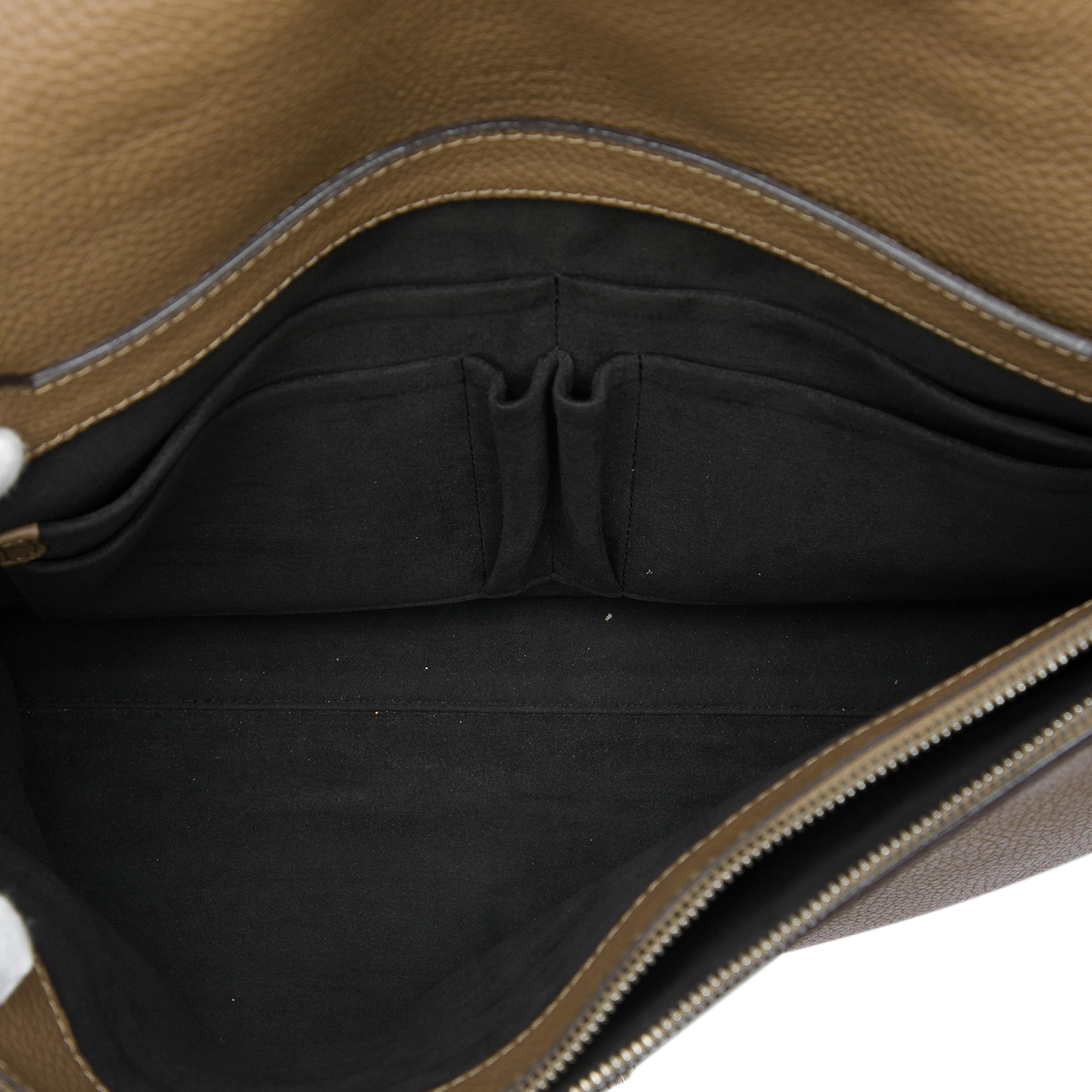 Louis Vuitton Taurillon Serviette Dorian Briefcase, från Luxclusif, i färgen brun. Klicka för att öppna bilden i stort format
