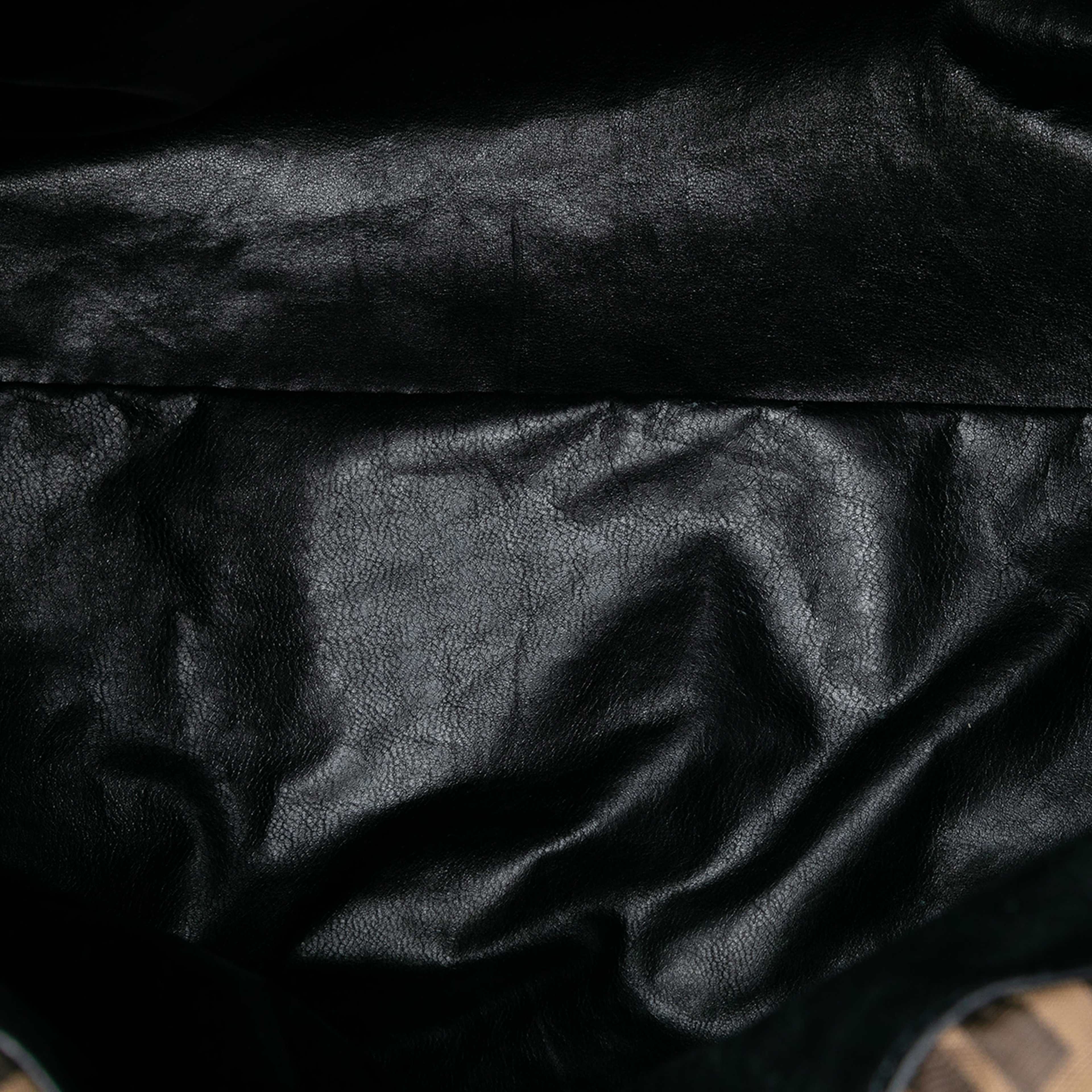 Fendi Zucca Canvas Chef Tote, från Luxclusif, i färgen brown. Klicka för att öppna bilden i stort format